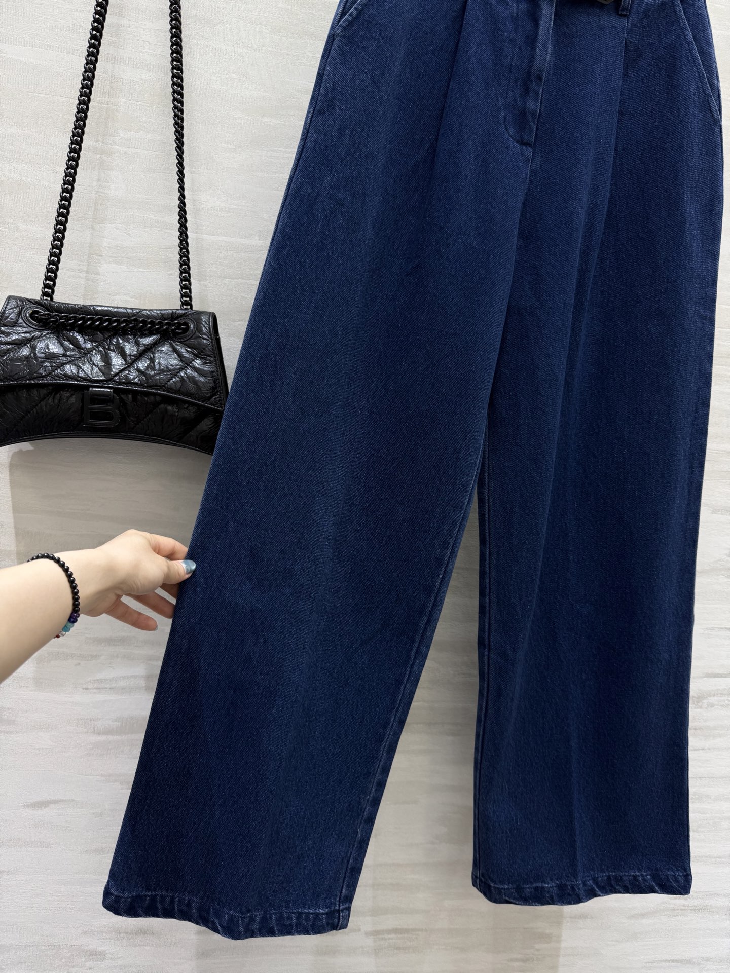 #Prad♡²⁵早秋新款 牛仔直筒裤 腰部皮牌腰带点缀精致高级 立体剪裁裤型无敌显高显瘦 高品质 现货来