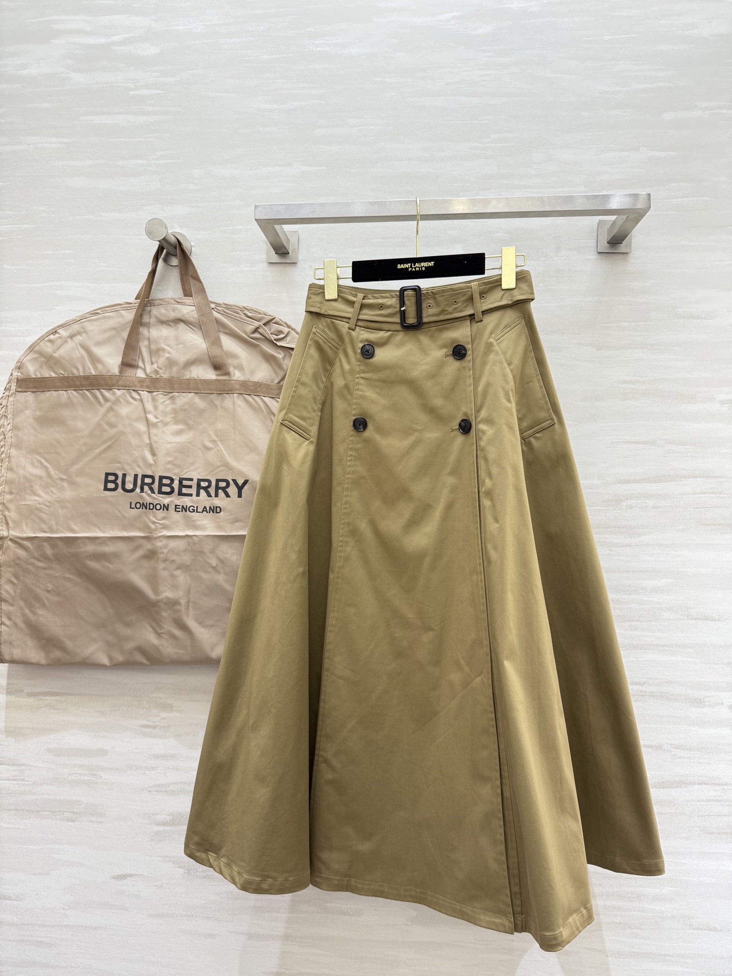 NO:502957,#Burberr autumn and winter new style British style skirt high quality customization spot sizeS/M/L (size size 68 waist circumference, skirt length 91), burberry, skirts, alexander wang19860909#Burberr秋冬新款 英伦风半身裙 高品质定制 现货来 sizeS/M/L（s码腰围68,裙长91）,,burberry,skirts,alexander wang,Women's clothing