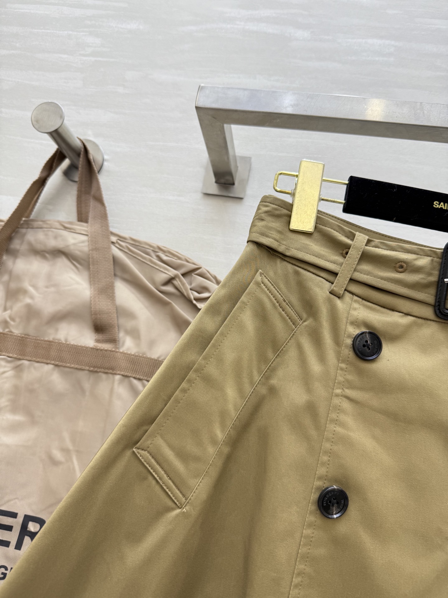 #Burberr♡²⁵秋冬新款 英伦风半身裙 高品质定制 现货来 size：S/M/L（s码腰围：68，