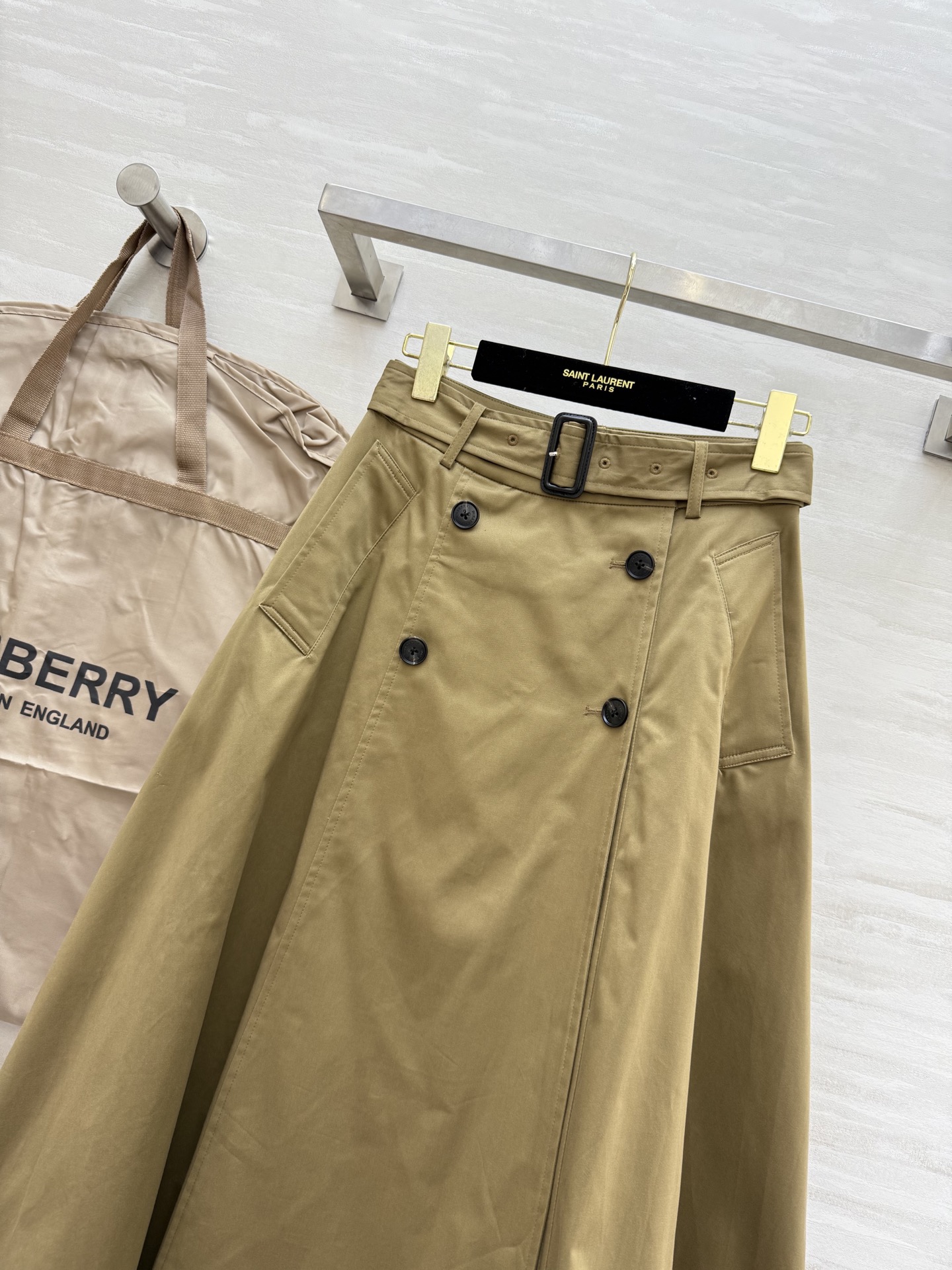 #Burberr♡²⁵秋冬新款 英伦风半身裙 高品质定制 现货来 size：S/M/L（s码腰围：68，