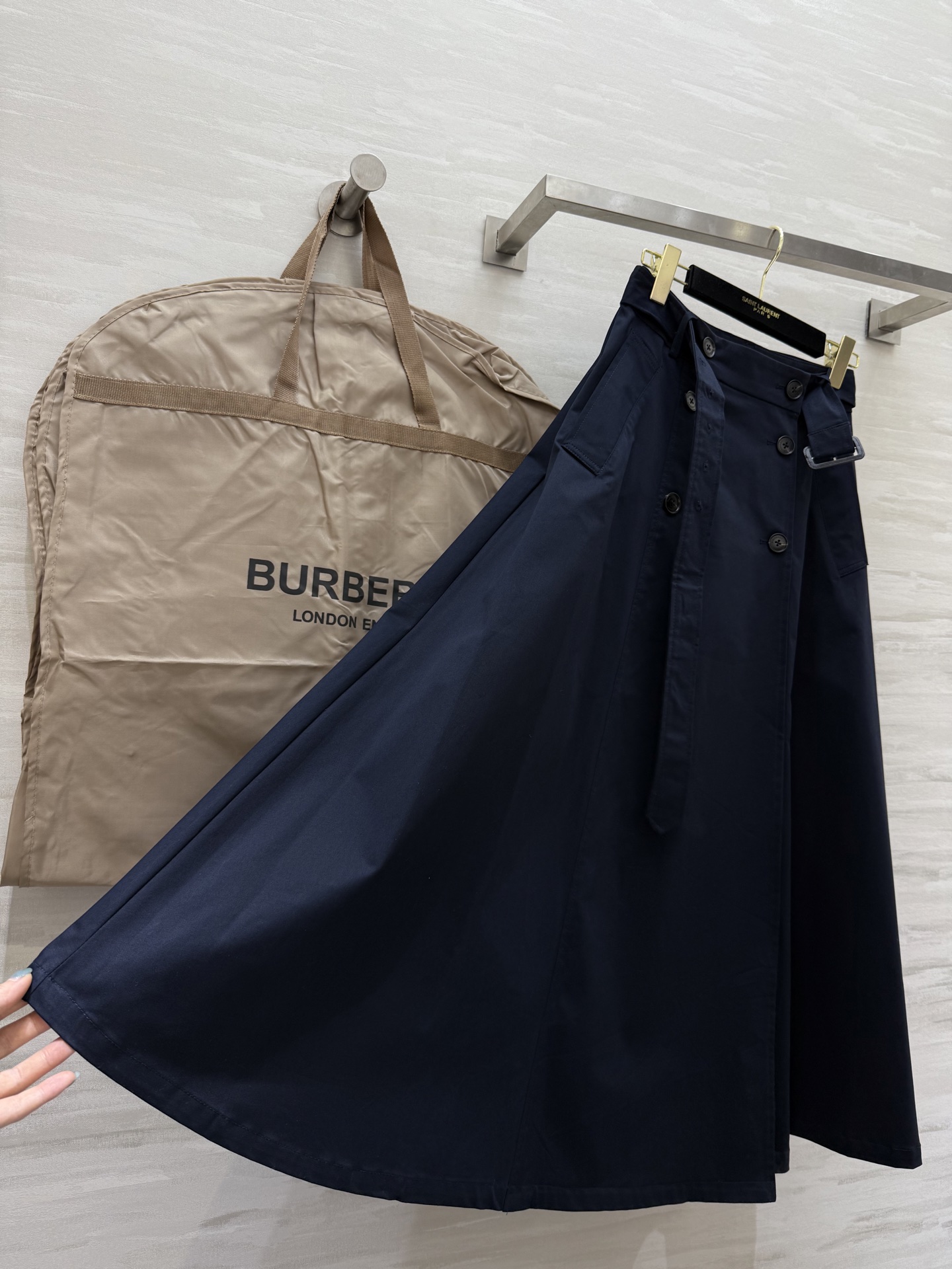 #Burberr♡²⁵秋冬新款 英伦风半身裙 高品质定制 现货来 size：S/M/L（s码腰围：68，