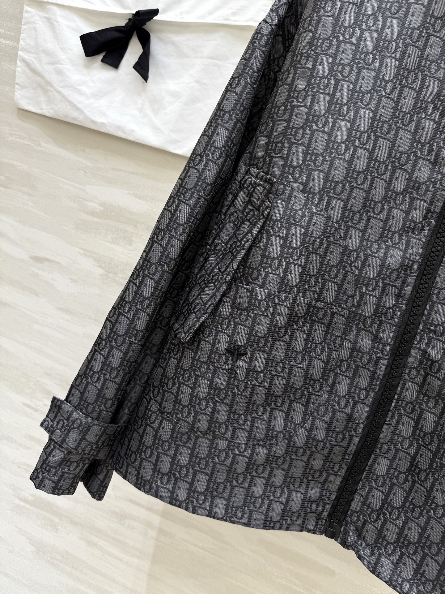 #DIO♡²⁵早秋新款 老花连帽冲锋衣外套 高品质定制 现货首发size：S/M/L（s码胸围：114，