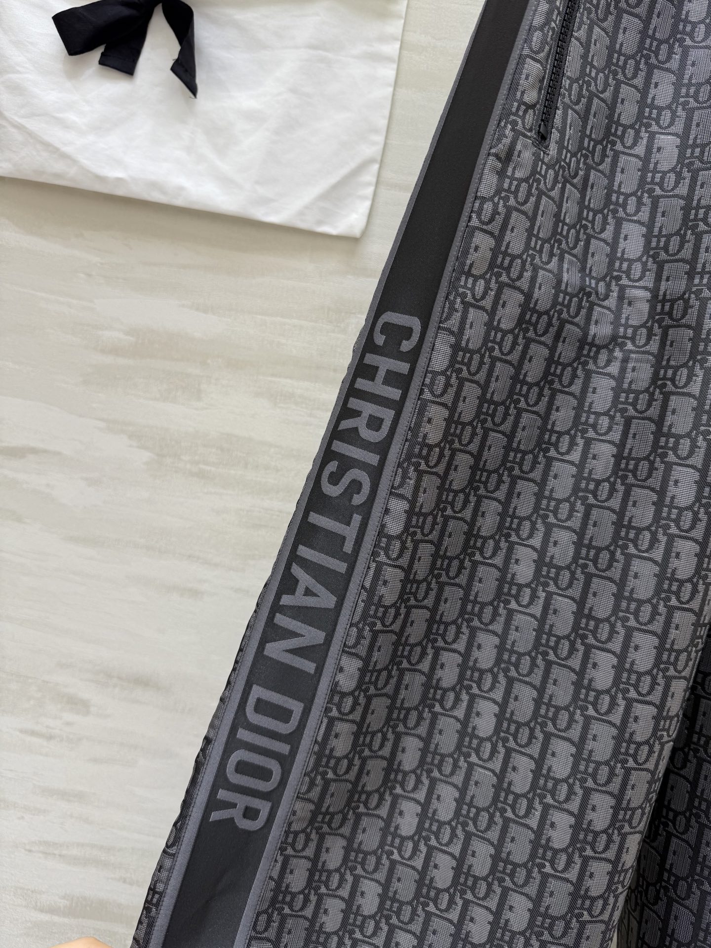 #DIO♡²⁵经典老花休闲裤 进口科技塔夫绸 Oblique 提花面料 彰显运动风范 overzise廓