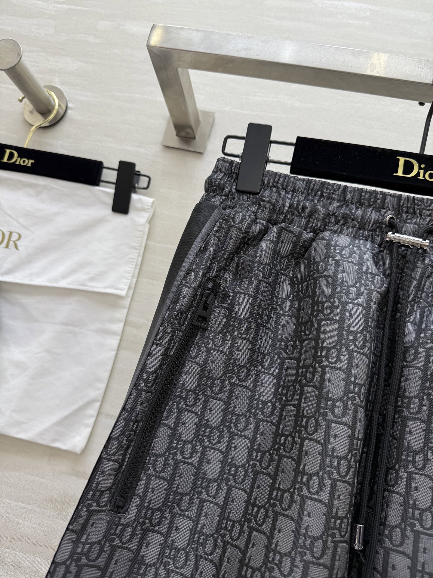 #DIO♡²⁵经典老花休闲裤 进口科技塔夫绸 Oblique 提花面料 彰显运动风范 overzise廓