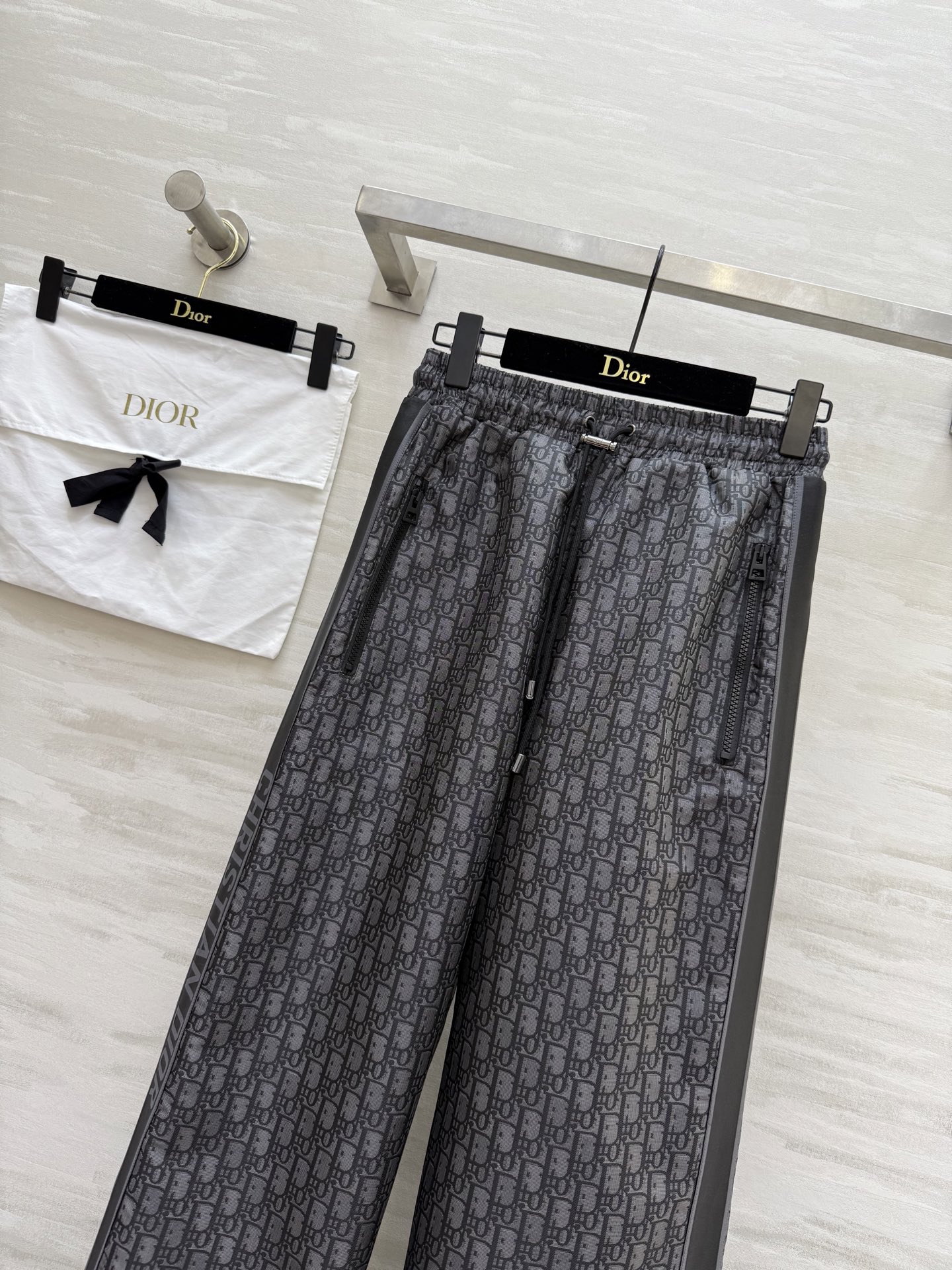 #DIO♡²⁵经典老花休闲裤 进口科技塔夫绸 Oblique 提花面料 彰显运动风范 overzise廓