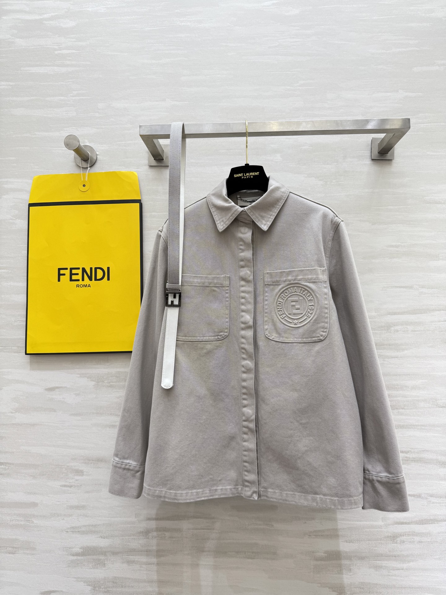 NO:503682,#FEND early autumn new style shirt-style denim jacket delivery custom belt exquisite and high-end pocket details high-quality customization spot first-time sizeS/M/L (size size 104, length 66), fendi, jackets & coats, alexander wang19860909#FEND早秋新款 衬衣式牛仔外套 配送定制腰带精致高级 口袋细节感十足 高品质定制 现货首发sizeS/M/L（s码胸围104,衣长66）,,fendi,jackets & coats,alexander wang,Women's clothing