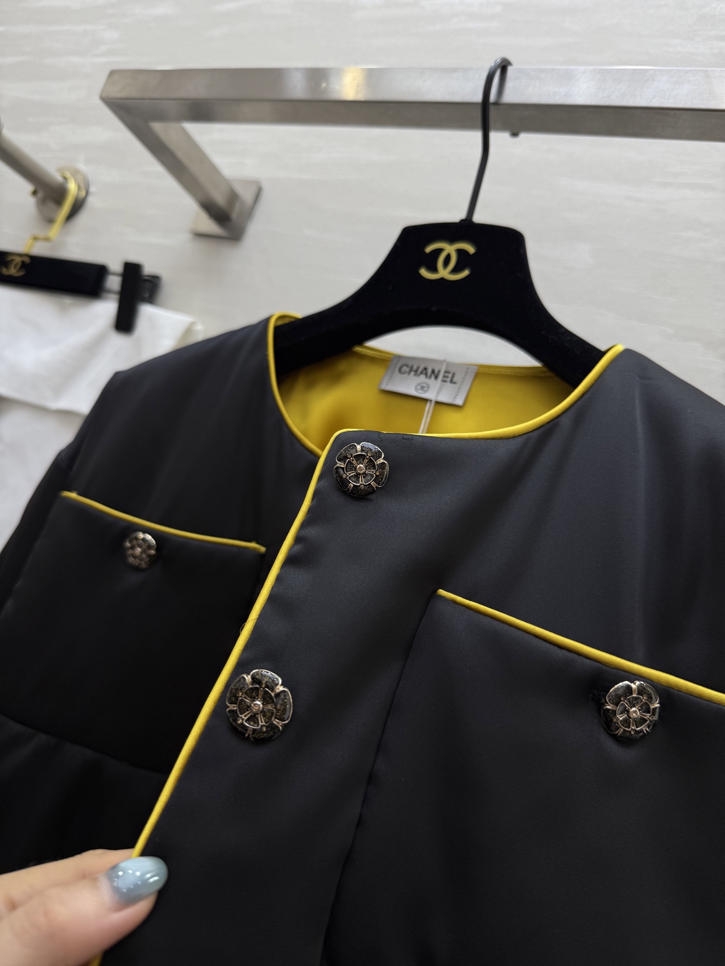 #Chane♡²⁵A高级手工坊 超级爆款 新中式风格薄款棉服 内里金色撞色 奢华缎面亲肤舒适 高品质 现