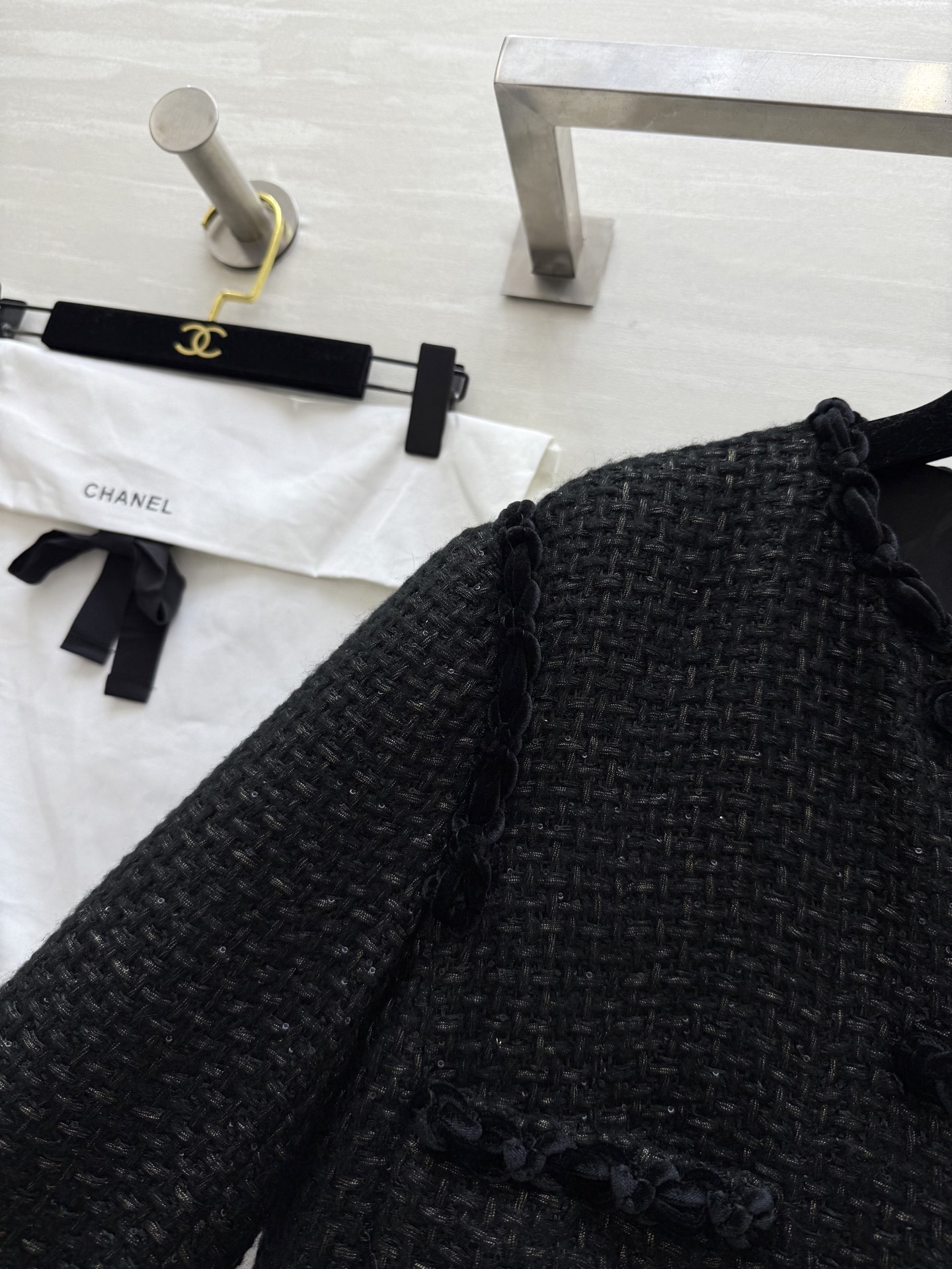 #Chane♡²⁵A 四口袋盘扣滚边花呢廓形外套 面料带细闪 太经典好看 高品质定制 现货来size：3