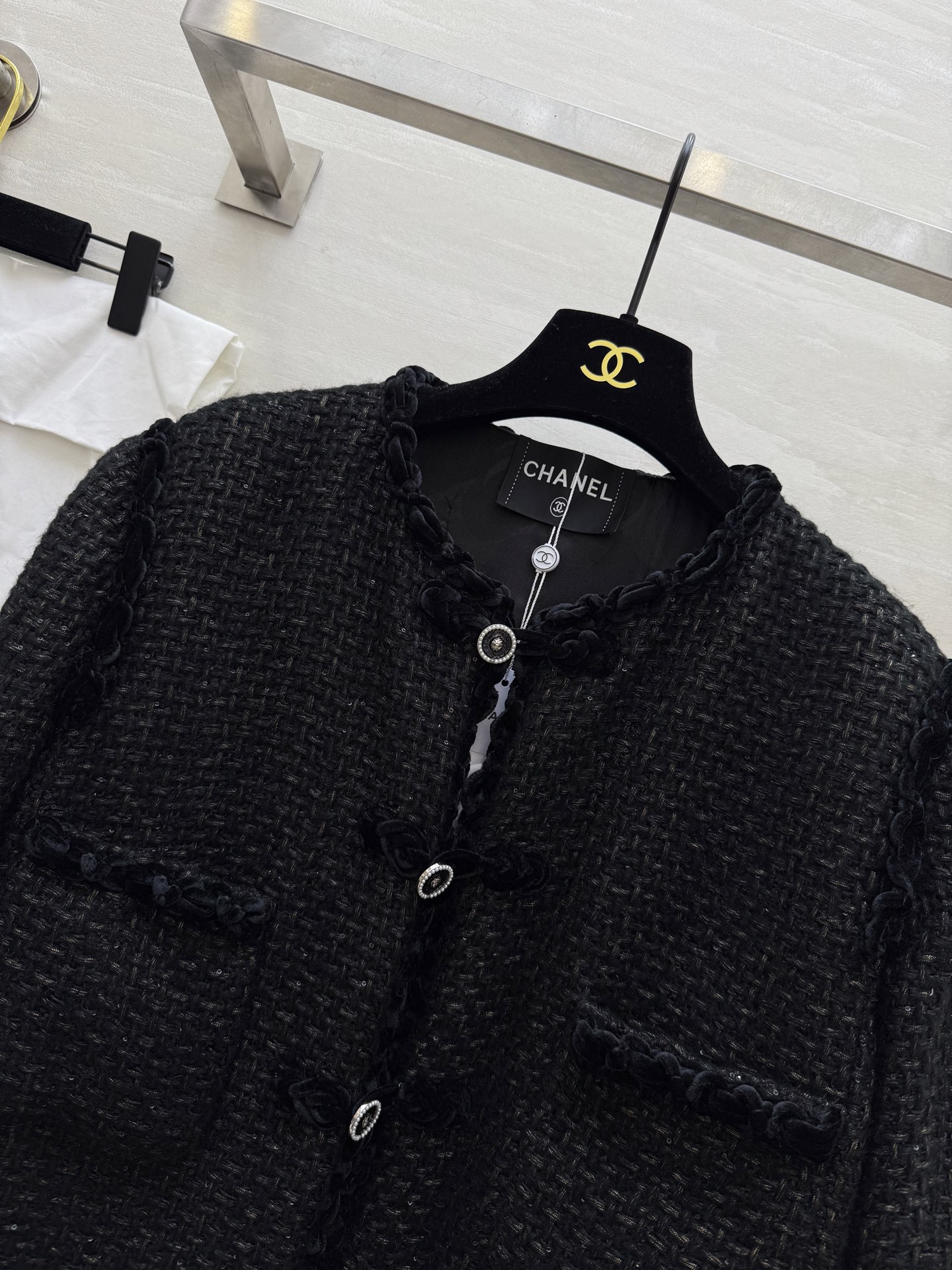 #Chane♡²⁵A 四口袋盘扣滚边花呢廓形外套 面料带细闪 太经典好看 高品质定制 现货来size：3