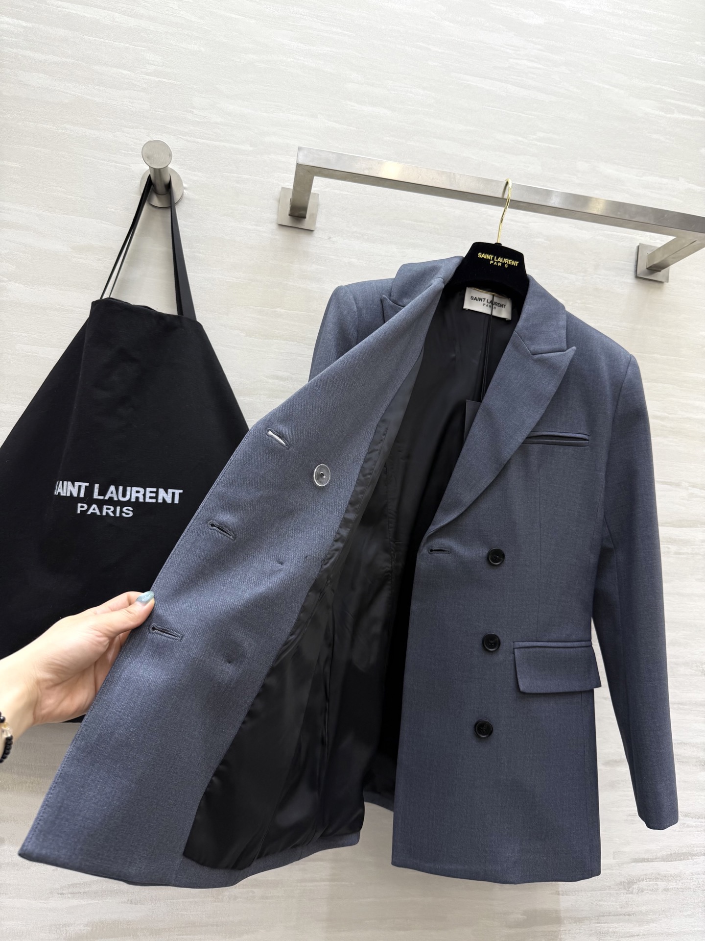 #ysl²⁵秋冬新款 枪驳领羊毛西装外套 定制羊毛西装面料 高品质定制 现货来size：S/M/L/XL