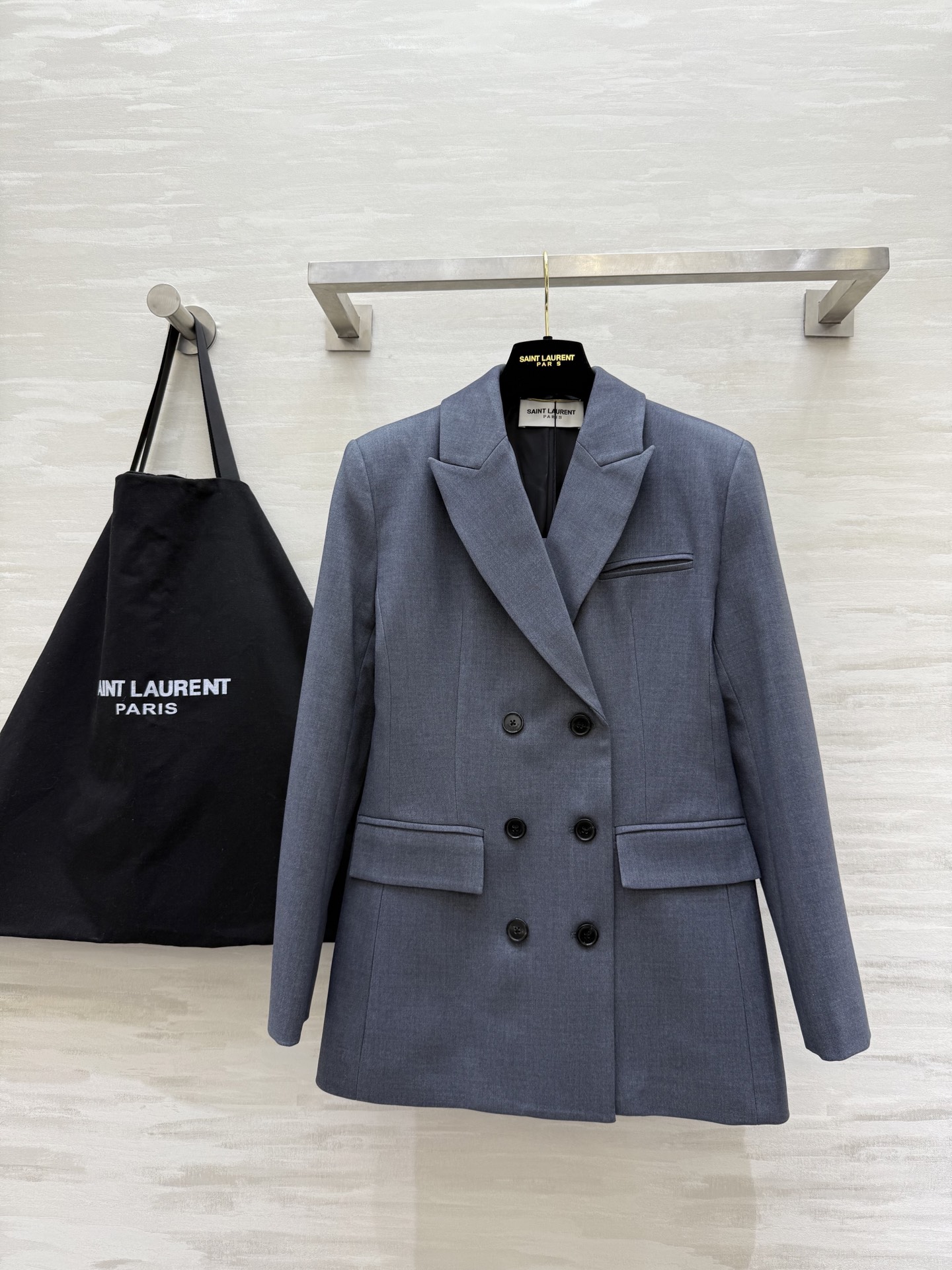 NO:505550,#ysl autumn and winter new style Gunneck wool suit jacket Customized wool suit fabric High quality customization SizeS/M/L/XL (size s shoulder width 40, bust 90, length 72), saint laurent, jackets & coats, business suit, alexander wang19860909#ysl秋冬新款 枪驳领羊毛西装外套 定制羊毛西装面料 高品质定制 现货来sizeS/M/L/XL（s码肩宽40,胸围90,衣长72）,,saint laurent,jackets & coats,business suit,alexander wang,Women's clothing