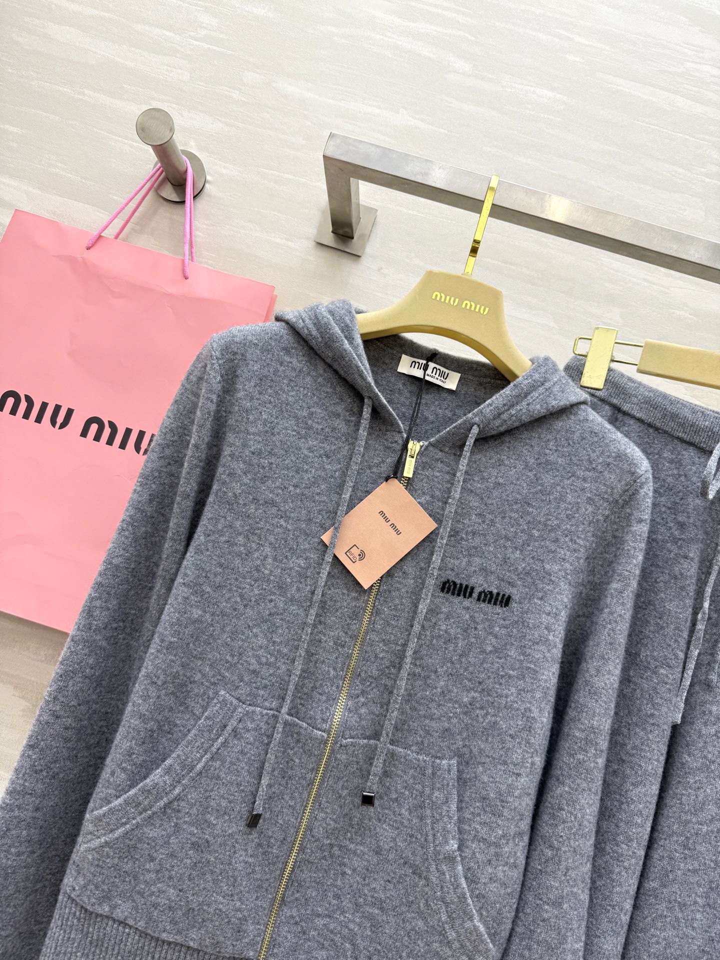 #Miumi♡²⁵秋冬新款 羊毛休闲套装 高品质定制 现货来size：S/M/L（ S码肩宽：37，胸围