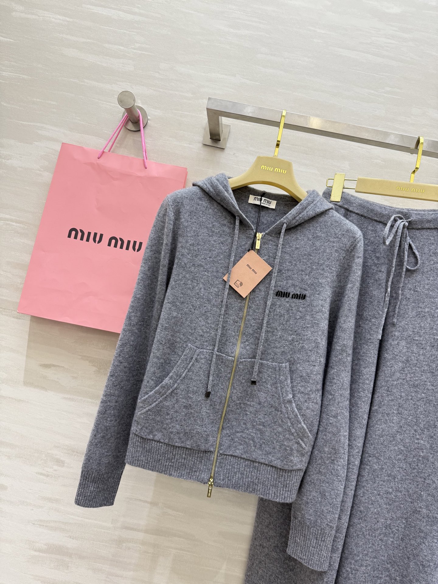 #Miumi♡²⁵秋冬新款 羊毛休闲套装 高品质定制 现货来size：S/M/L（ S码肩宽：37，胸围
