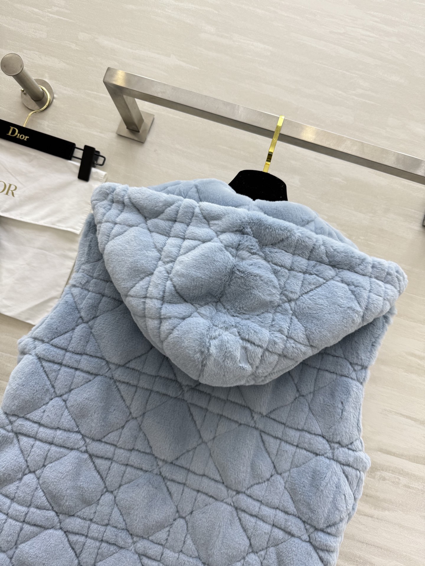 #DIO♡²⁵秋冬新款 环保毛连帽马甲外套 经典戴妃格纹 Baby蓝超好看超显白 高品质定制 现货首发s