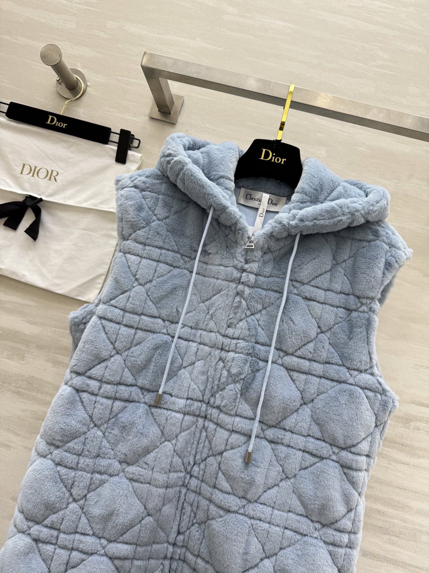 #DIO♡²⁵秋冬新款 环保毛连帽马甲外套 经典戴妃格纹 Baby蓝超好看超显白 高品质定制 现货首发s