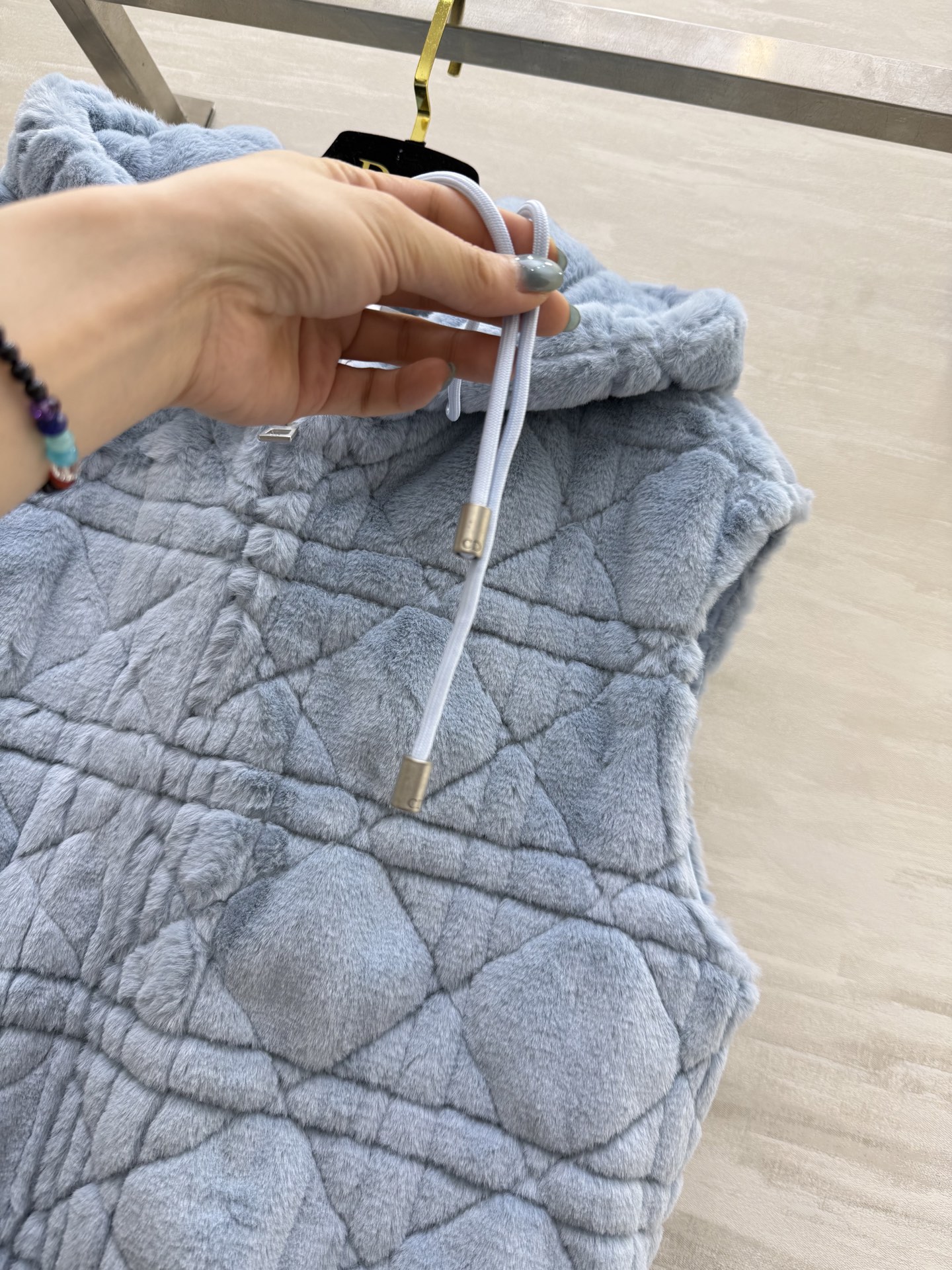 #DIO♡²⁵秋冬新款 环保毛连帽马甲外套 经典戴妃格纹 Baby蓝超好看超显白 高品质定制 现货首发s