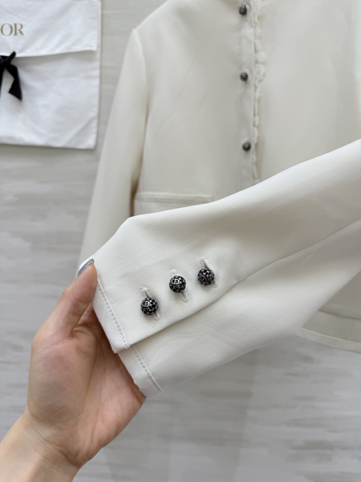 #DIO♡²⁵早秋新款 定制CD扣精致高级 高品质 现货来size：36/38/40（36码肩宽：38，