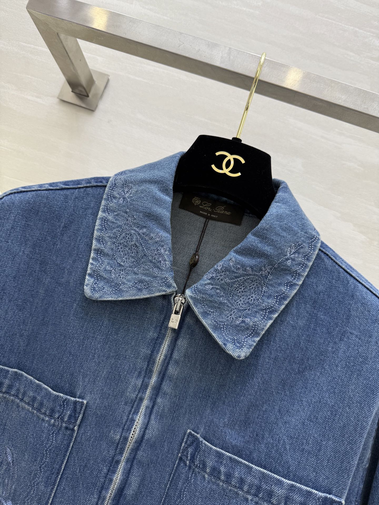 #Loro Piana穿搭 | 重工刺绣🪡牛仔夹克外套 高品质定制 现货首发size：S/M/L（s码胸