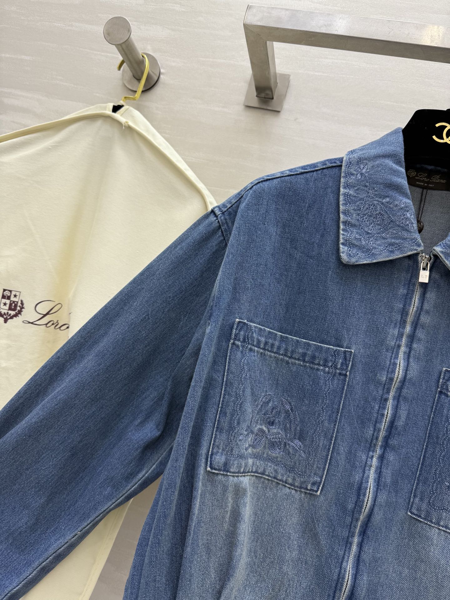 #Loro Piana穿搭 | 重工刺绣🪡牛仔夹克外套 高品质定制 现货首发size：S/M/L（s码胸
