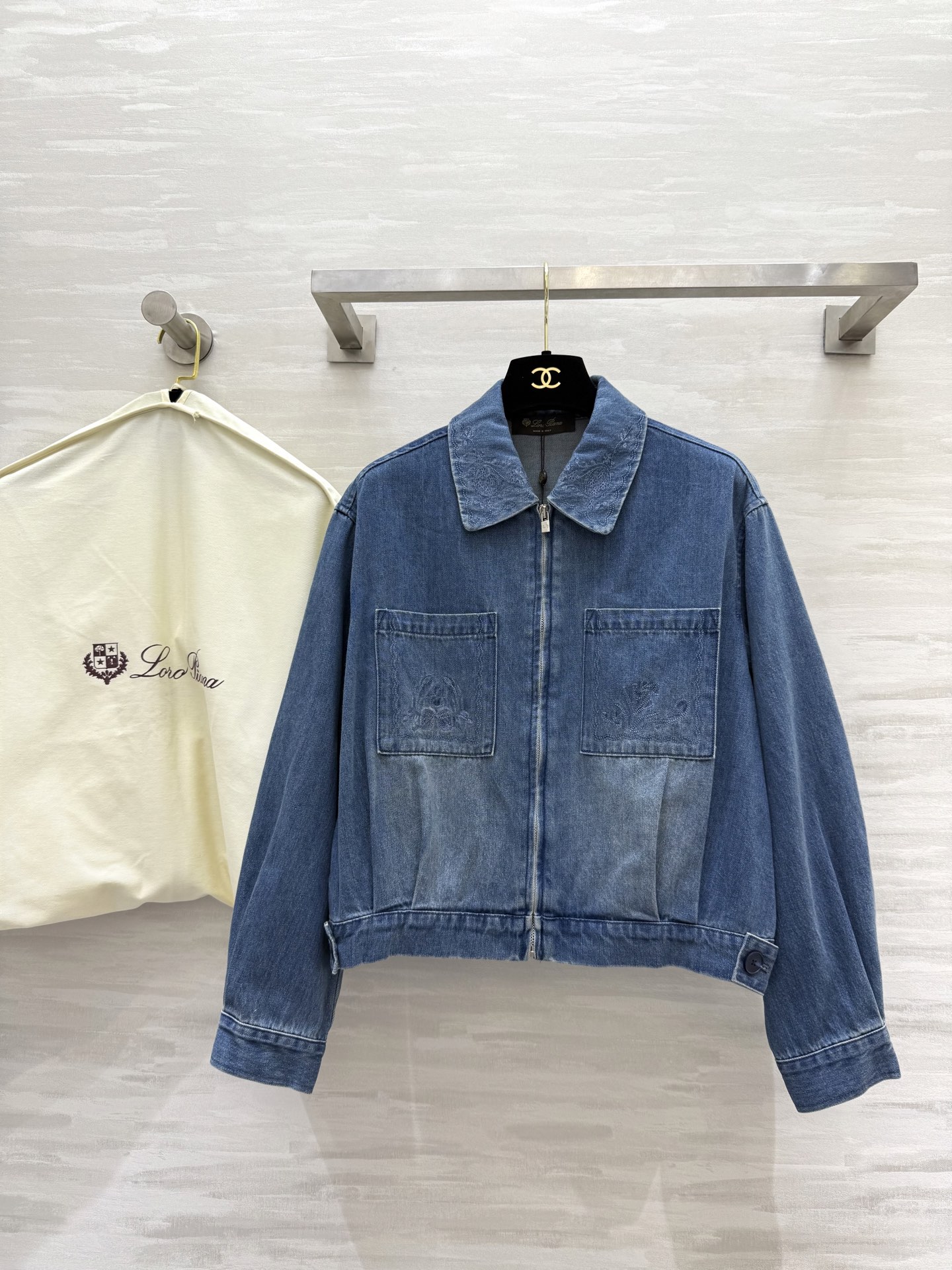 NO:506427,#Loro Piana outfit | Heavy industry embroidered denim jacket jacket high quality customization spot first-time sizeS/M/L (size size 102, length 49), loro pigeana, jackets & coats, jackets & coats, alexander wang19860909#Loro Piana穿搭 | 重工刺绣牛仔夹克外套 高品质定制 现货首发sizeS/M/L（s码胸围102,衣长49）,,loro piana,jackets & coats,jackets & coats,alexander wang,Women's clothing