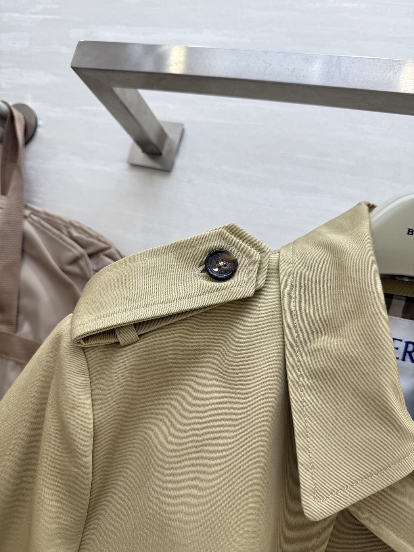 #Burberr♡²⁵早秋限定新款 英伦风 风衣外套 高品质定制 现货首发size：S/M/L（s码肩宽