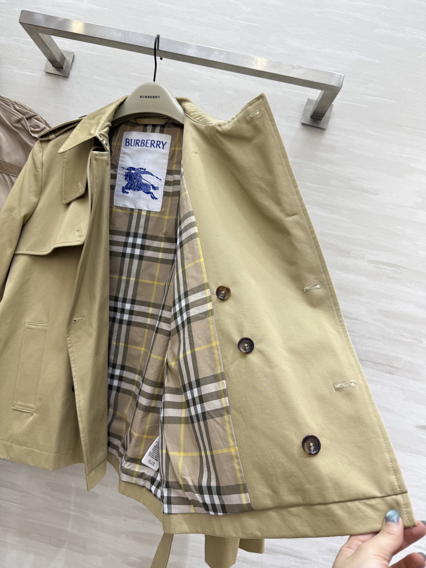 #Burberr♡²⁵早秋限定新款 英伦风 风衣外套 高品质定制 现货首发size：S/M/L（s码肩宽