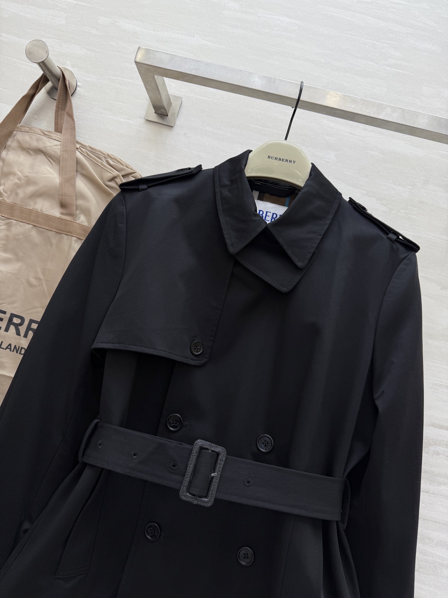 #Burberr♡²⁵早秋限定新款 英伦风 风衣外套 高品质定制 现货首发size：S/M/L（s码肩宽