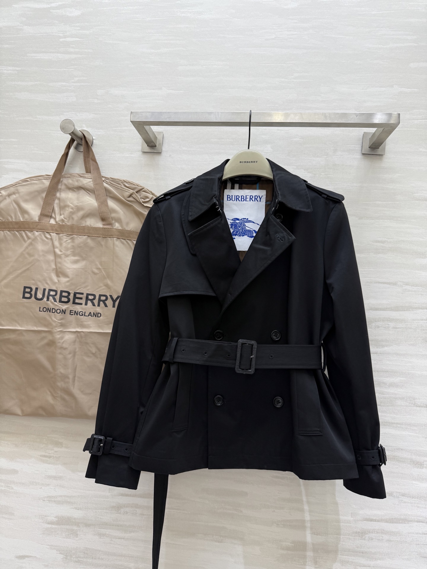 #Burberr♡²⁵早秋限定新款 英伦风 风衣外套 高品质定制 现货首发size：S/M/L（s码肩宽