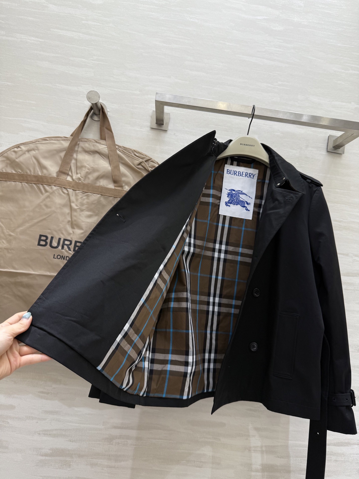 #Burberr♡²⁵早秋限定新款 英伦风 风衣外套 高品质定制 现货首发size：S/M/L（s码肩宽
