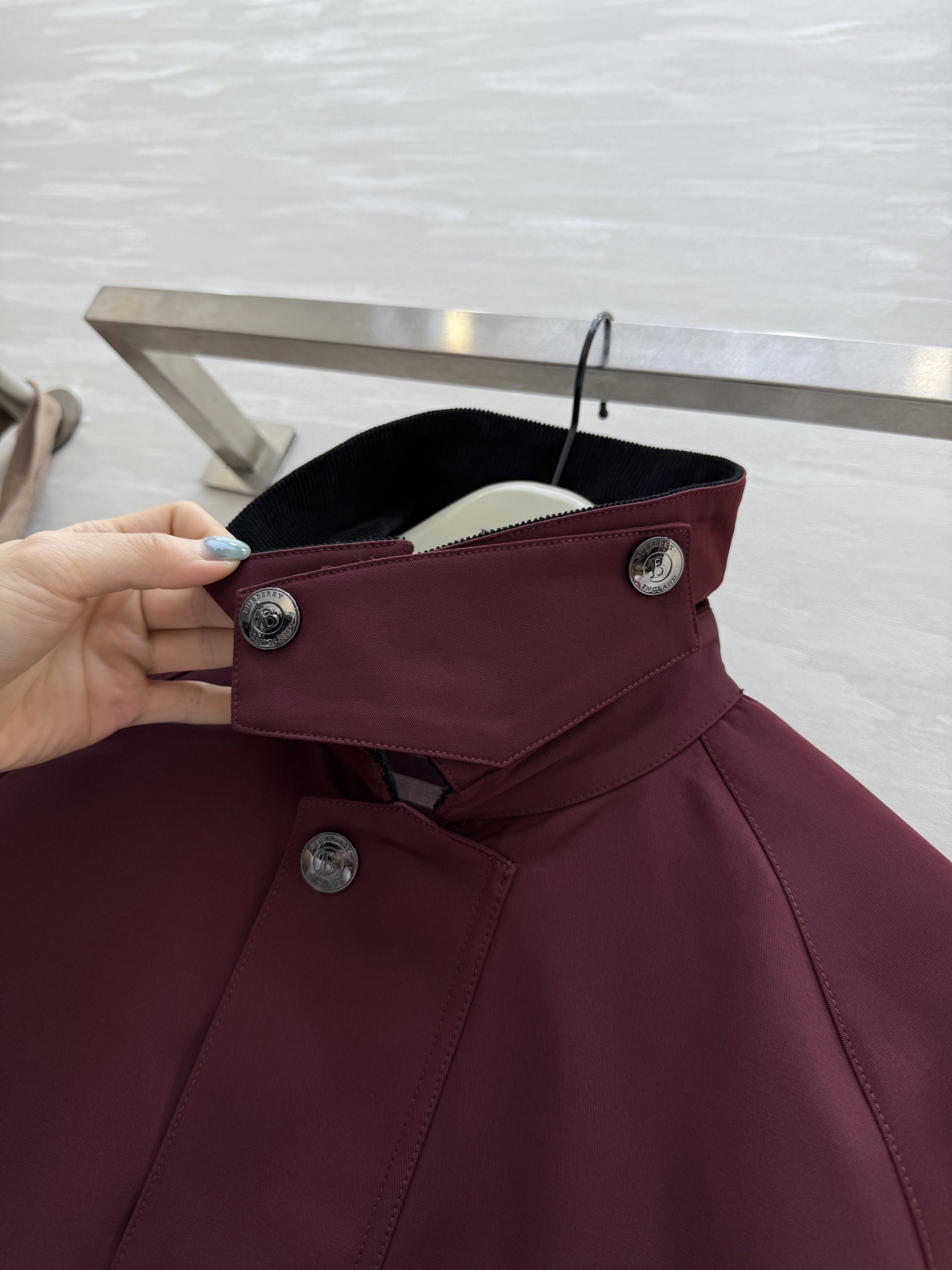 #Burberr♡²⁵早秋新款 猎装派克外套 经典格纹内里 火龙果色外套 复古与时尚并存 百搭又耐看 高