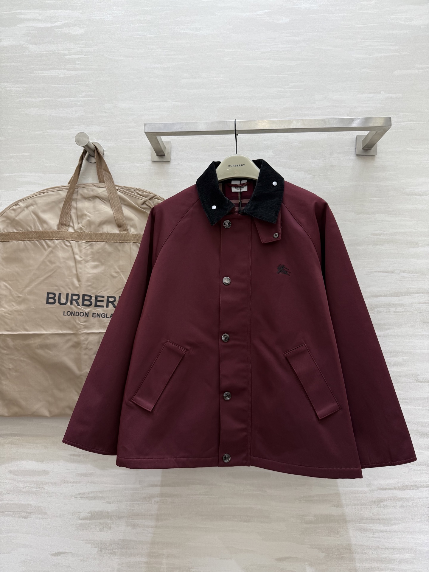 NO:506419,#Burberr early autumn new style hunting parka jacket classic checked inner dragon fruit color jacket vintage and fashion coexist versatile and durable high-quality customization spot first-time sizeS/M/L (size s size bust 120, 63 length), burberry, jackets & coats, alexander wang19860909#Burberr早秋新款 猎装派克外套 经典格纹内里 火龙果色外套 复古与时尚并存 百搭又耐看 高品质定制 现货首发sizeS/M/L（s码胸围120,衣长63）,,burberry,jackets & coats,alexander wang,Women's clothing