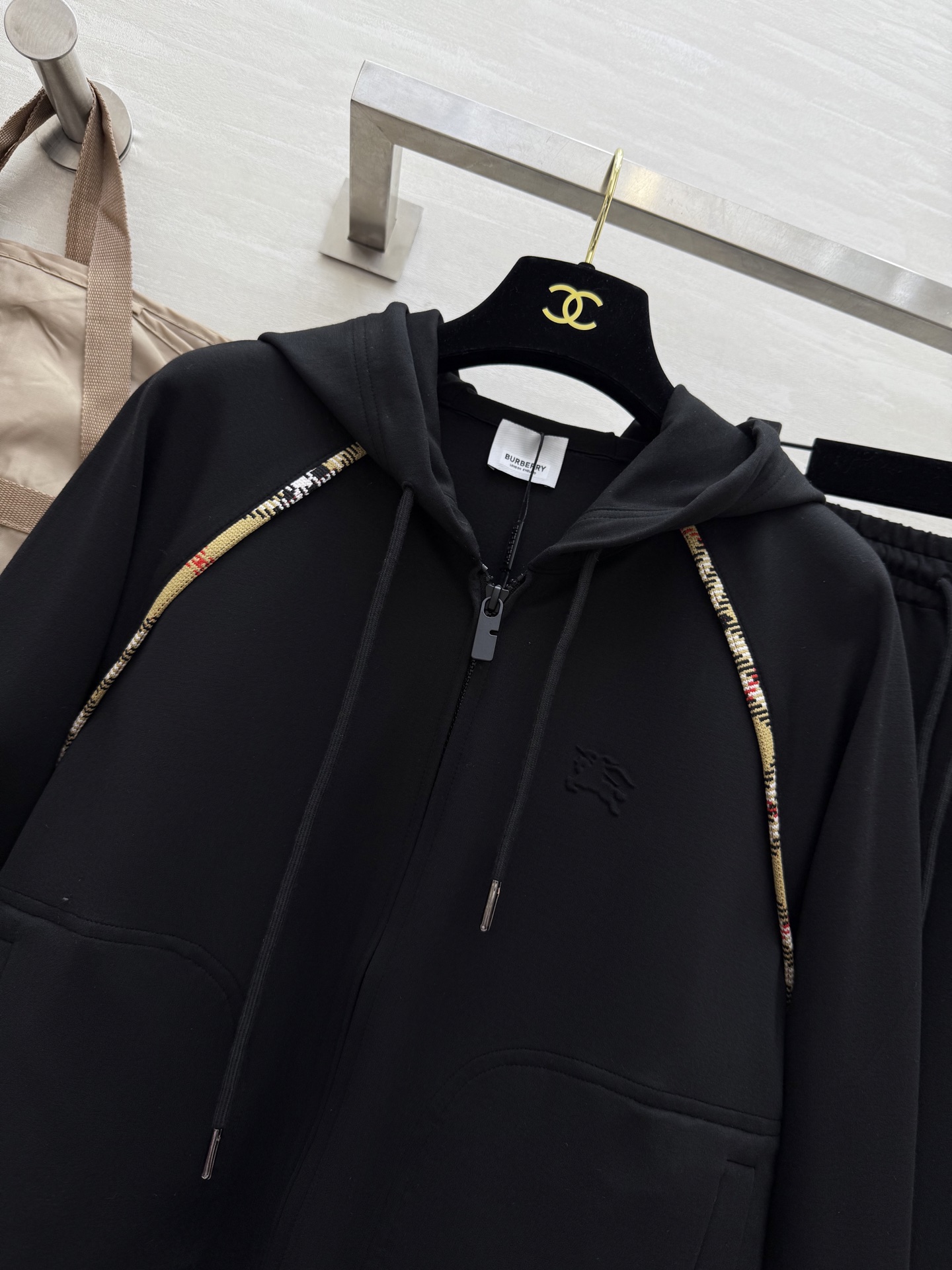 #Burberr♡²⁵秋冬新款 连帽休闲套装 高品质定制 现货首发size：S/M/L（s码胸围：98，