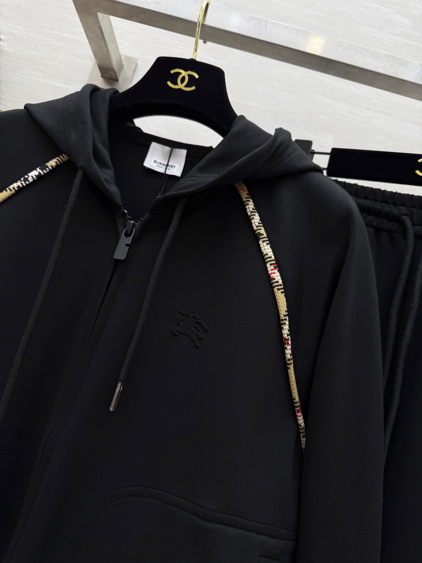 #Burberr♡²⁵秋冬新款 连帽休闲套装 高品质定制 现货首发size：S/M/L（s码胸围：98，