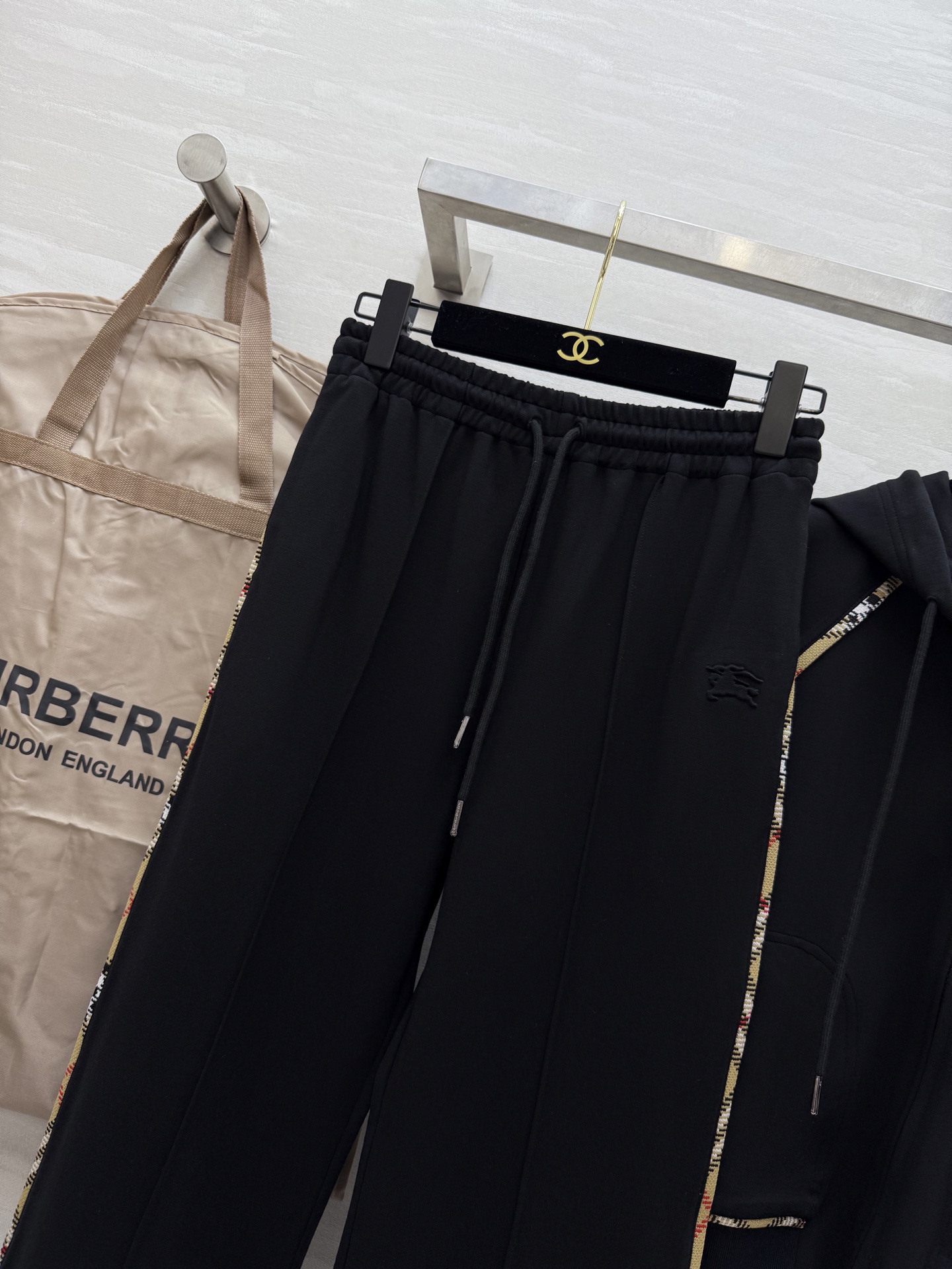 #Burberr♡²⁵秋冬新款 连帽休闲套装 高品质定制 现货首发size：S/M/L（s码胸围：98，