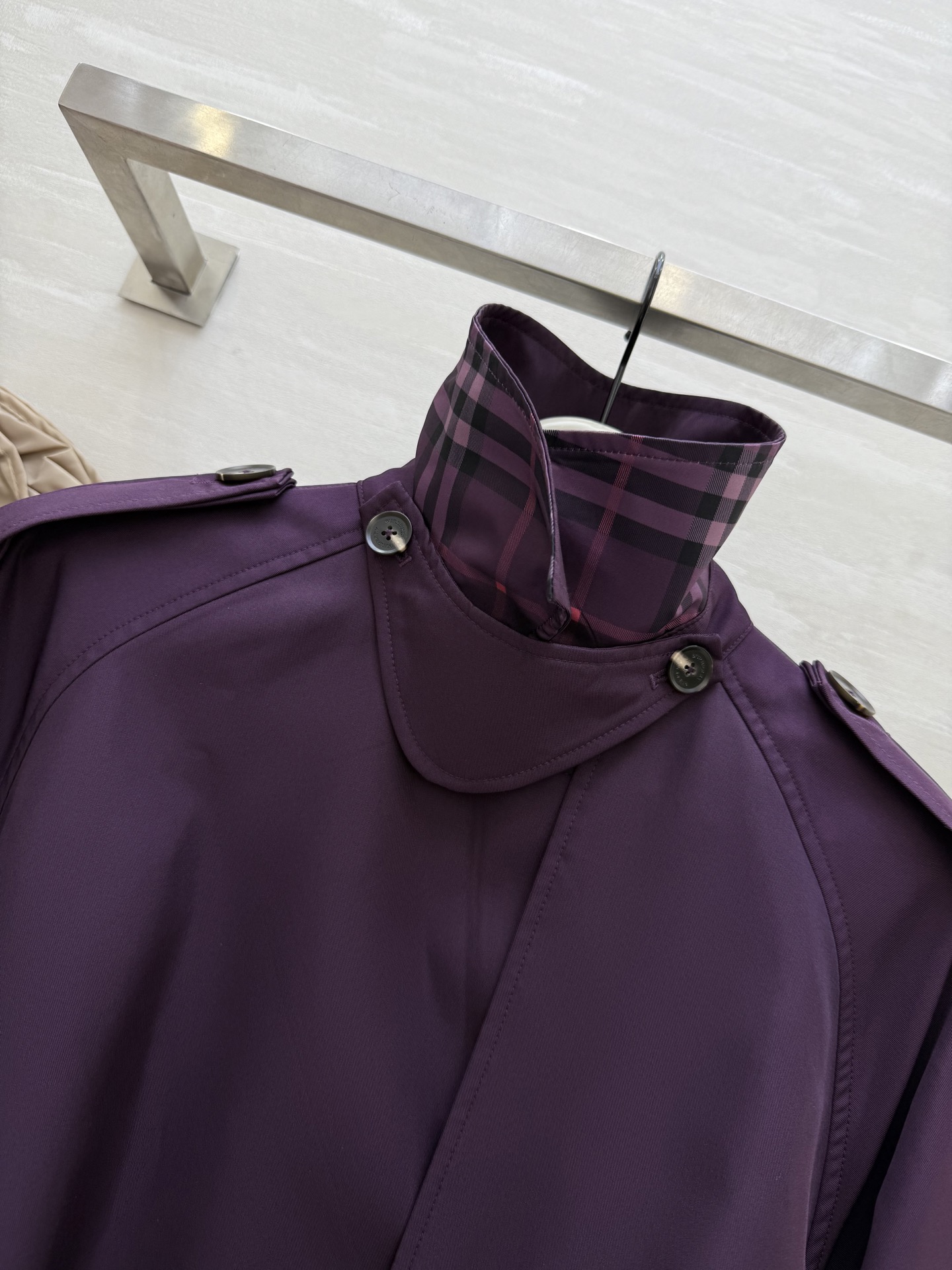 #Burberr♡²⁵秋冬新款 短款嘎巴甸 Fitzrovia Trench 风衣 融合经典工艺与现代休