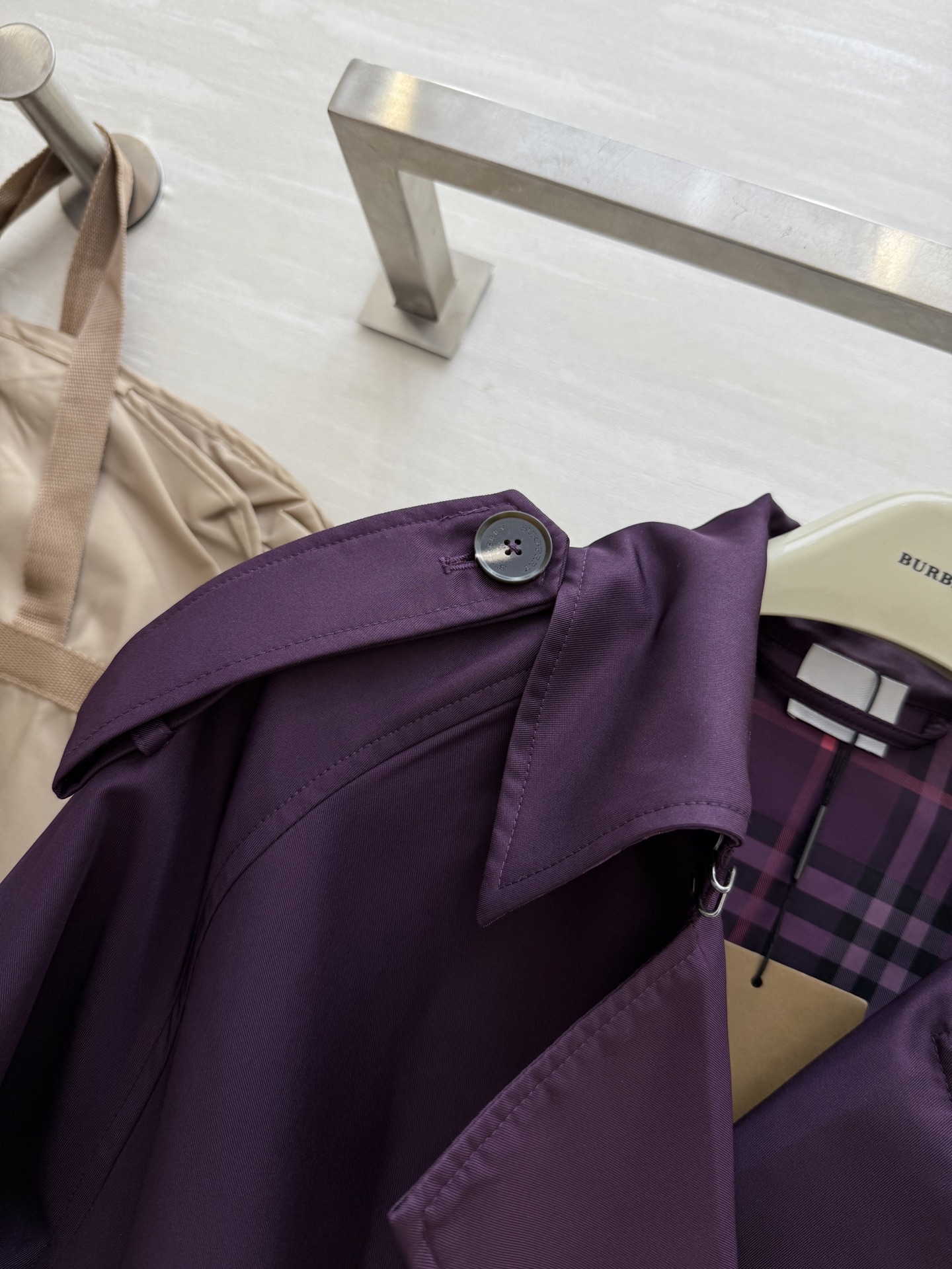 #Burberr♡²⁵秋冬新款 短款嘎巴甸 Fitzrovia Trench 风衣 融合经典工艺与现代休