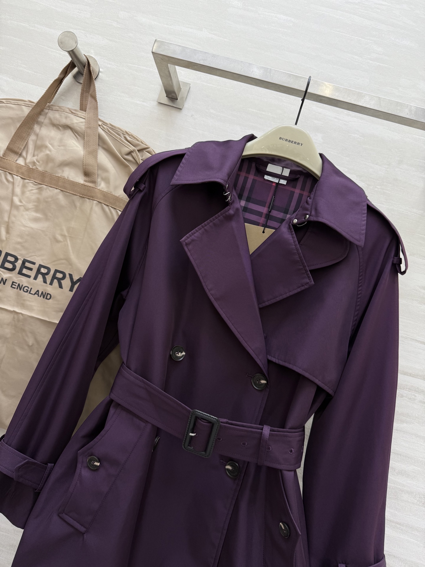 #Burberr♡²⁵秋冬新款 短款嘎巴甸 Fitzrovia Trench 风衣 融合经典工艺与现代休