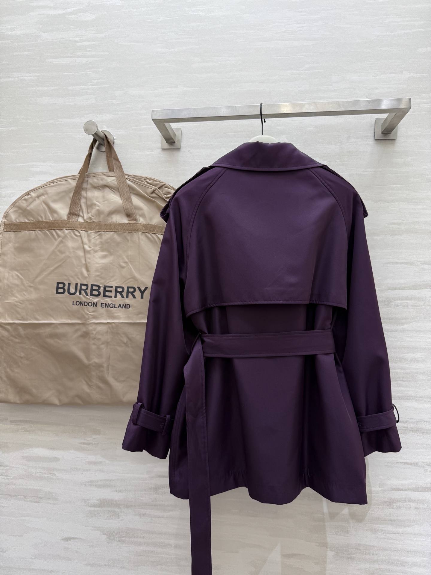 #Burberr♡²⁵秋冬新款 短款嘎巴甸 Fitzrovia Trench 风衣 融合经典工艺与现代休