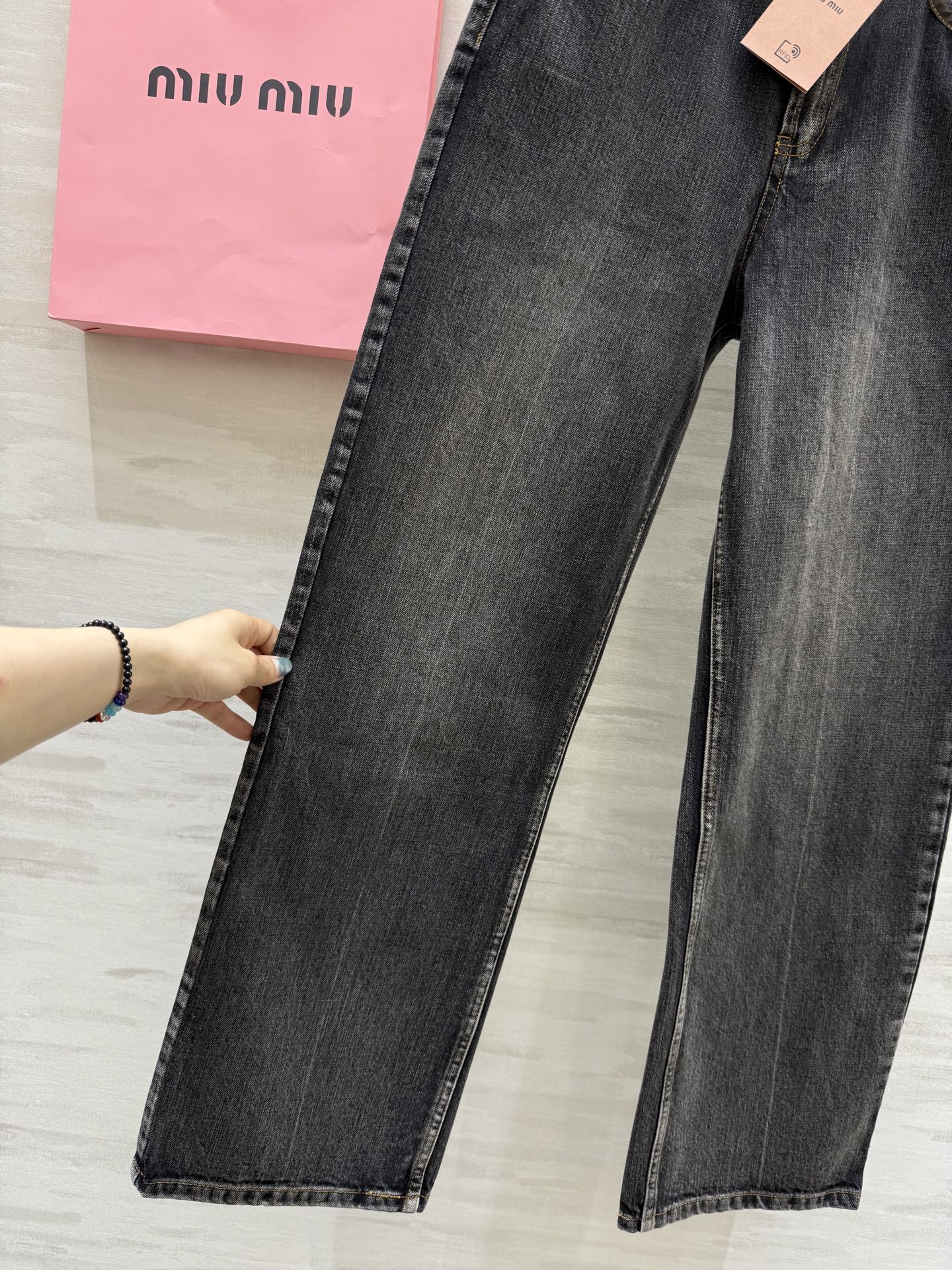 #Miumi♡²⁵早秋新款 做旧牛仔 直筒牛仔裤 高品质定制 现货首发size：S/M/L（s码腰围：6