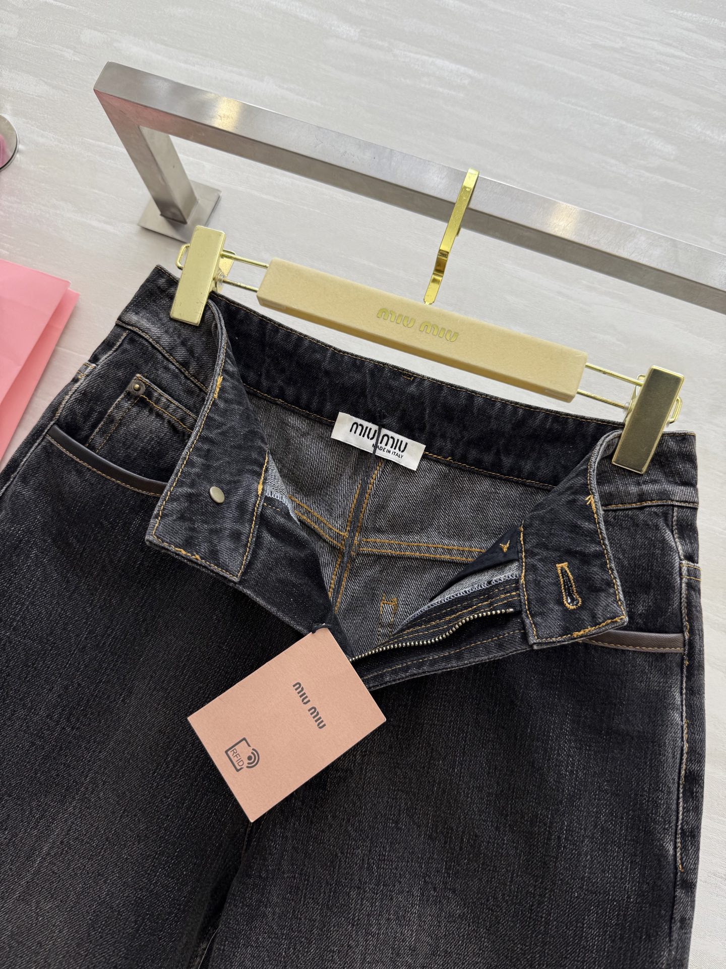 #Miumi♡²⁵早秋新款 做旧牛仔 直筒牛仔裤 高品质定制 现货首发size：S/M/L（s码腰围：6