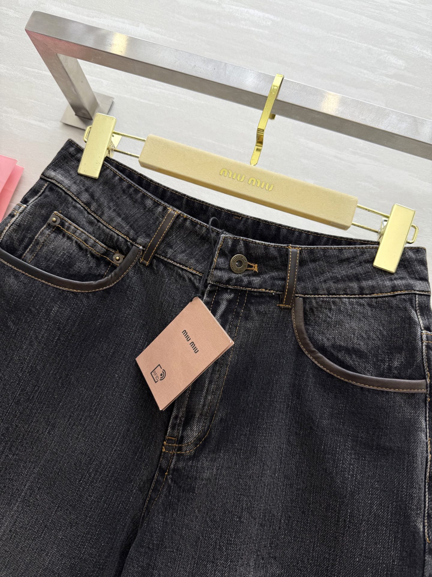 #Miumi♡²⁵早秋新款 做旧牛仔 直筒牛仔裤 高品质定制 现货首发size：S/M/L（s码腰围：6