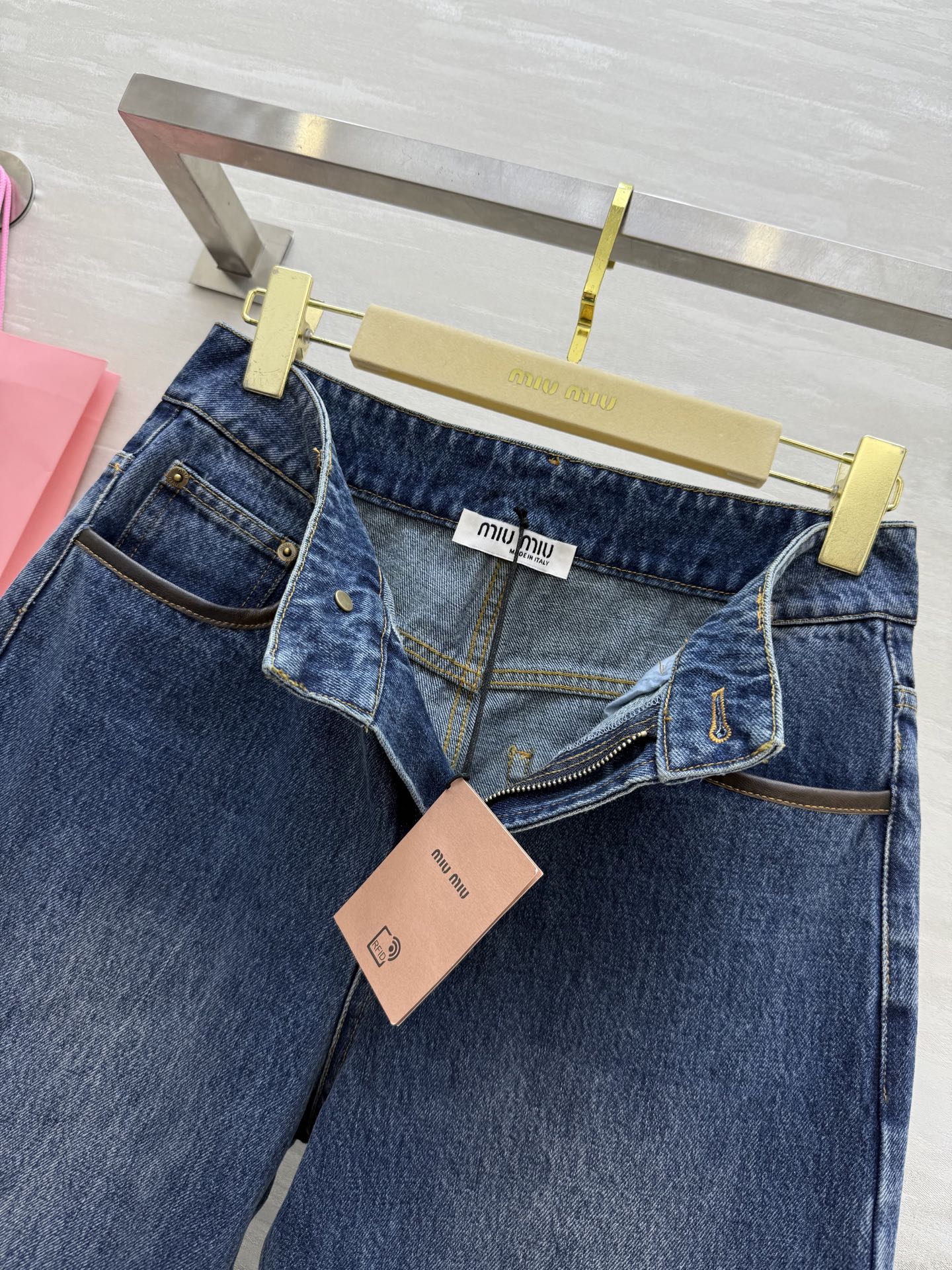 #Miumi♡²⁵早秋新款 做旧牛仔 直筒牛仔裤 高品质定制 现货首发size：S/M/L（s码腰围：6