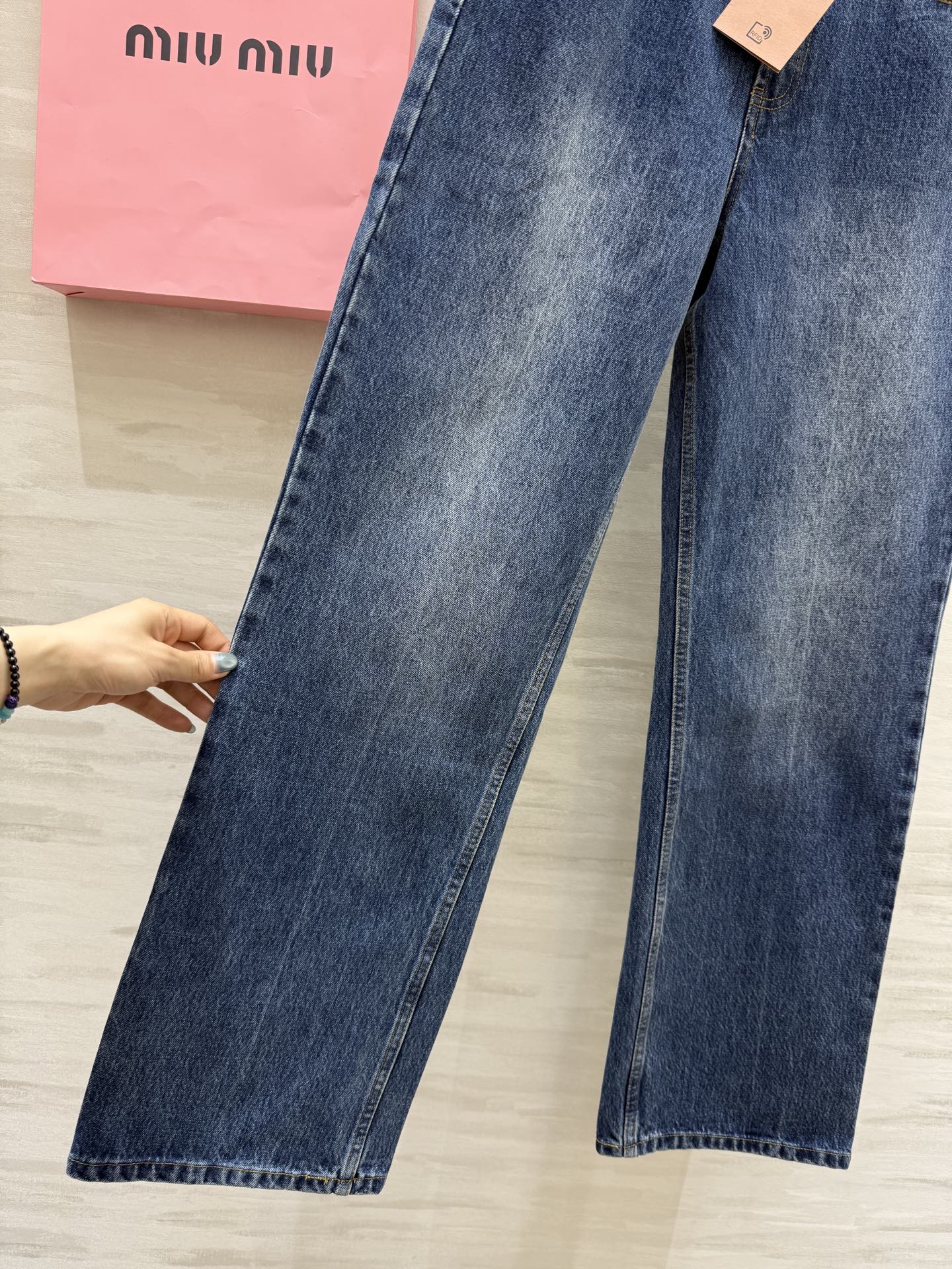 #Miumi♡²⁵早秋新款 做旧牛仔 直筒牛仔裤 高品质定制 现货首发size：S/M/L（s码腰围：6