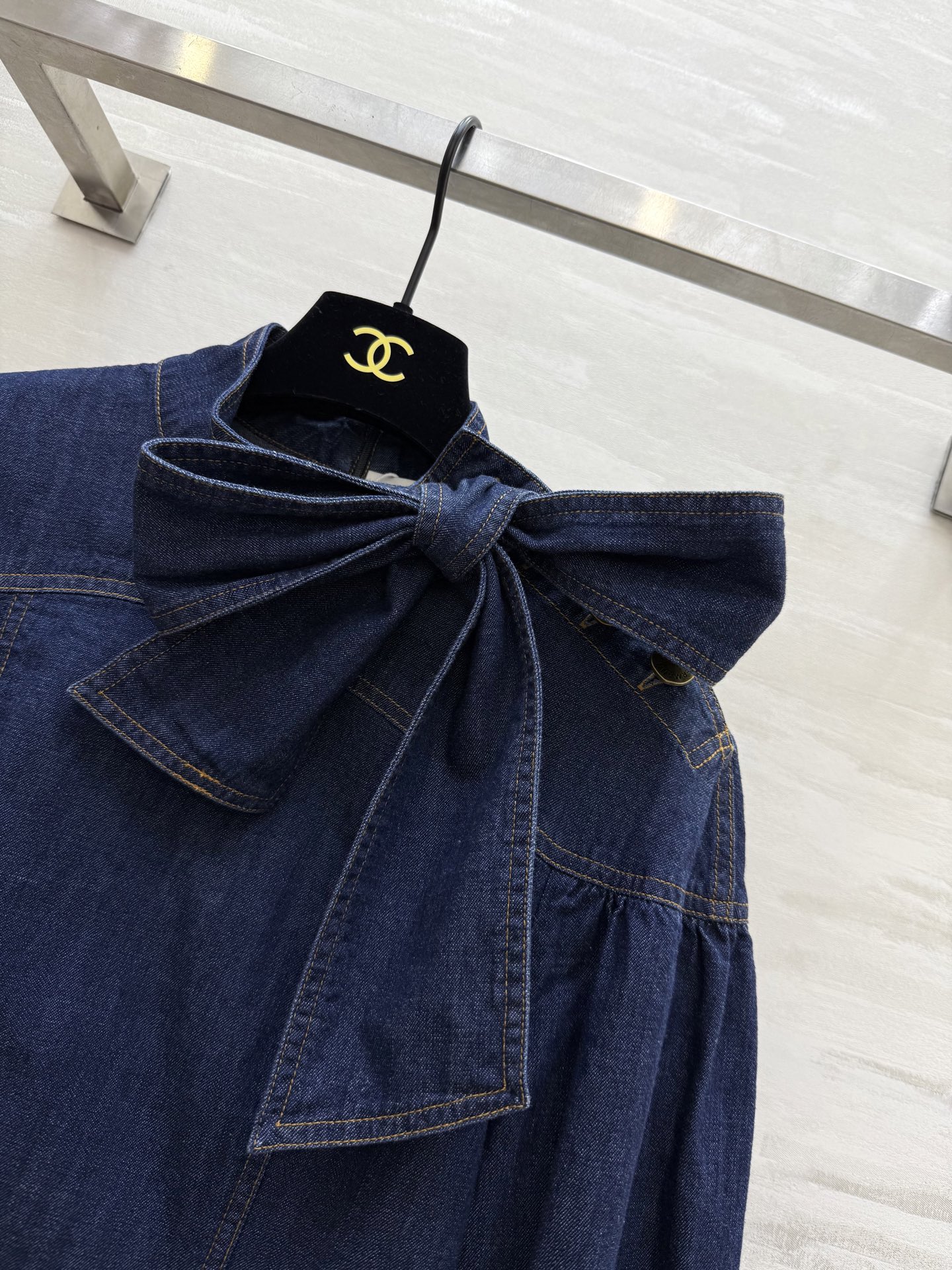 #Zimm♡²⁵早秋新款 蝴蝶结系带牛仔上衣 高品质定制 现货首发size：S/M/L（s码肩宽：50，