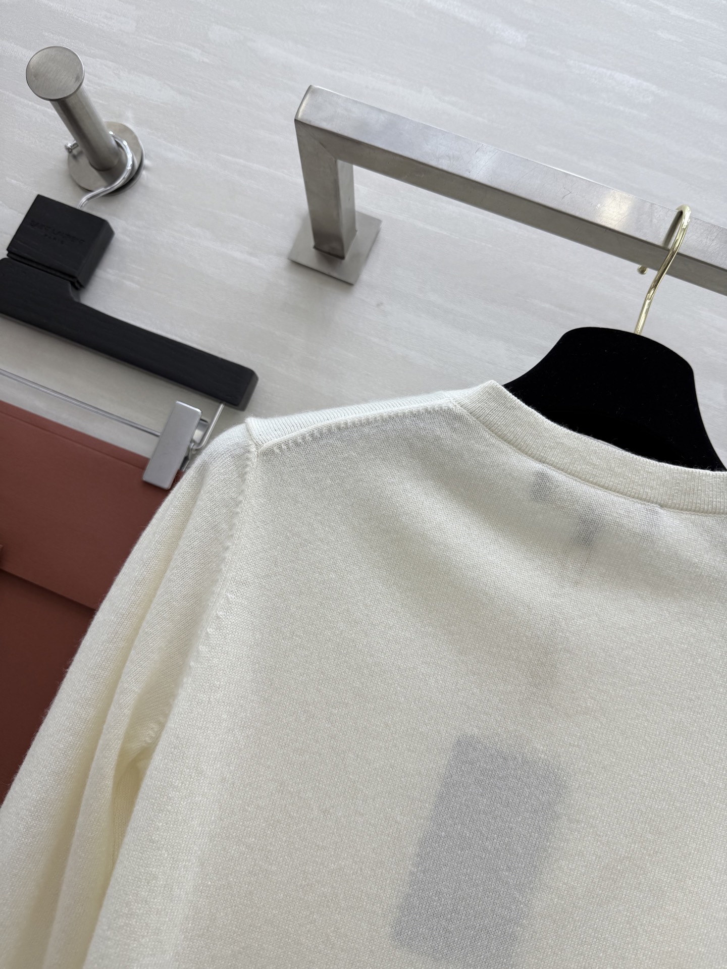 #Loro Pian♡²⁵秋冬新款 纯色罗纹翻领羊绒开衫 经典的老钱风穿搭设计 沿用的依旧是品牌的“Ba