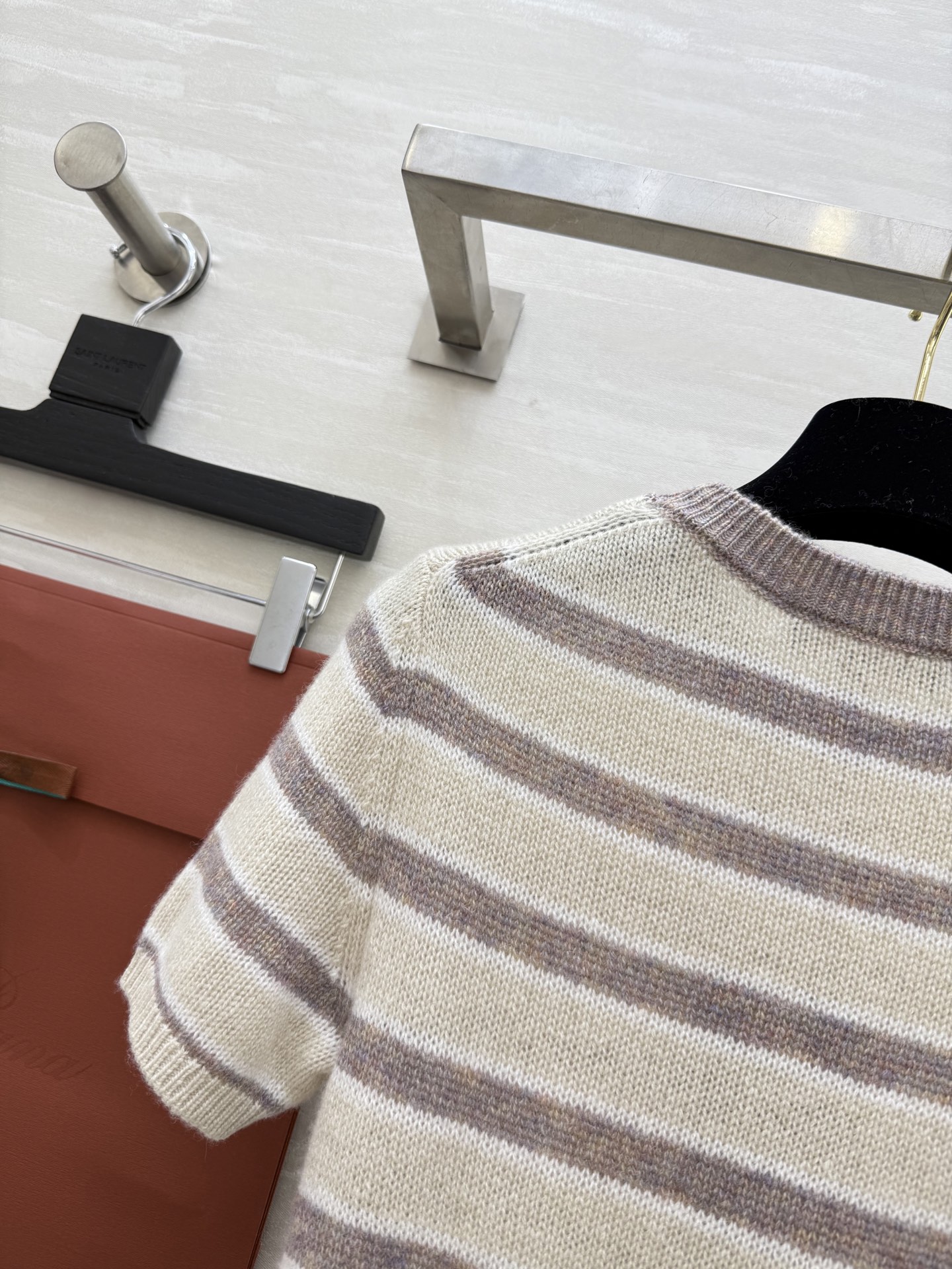 #Loro Piana ²⁵FW 圆领条纹短袖羊绒衫 100%小山羊绒 手感软糯细腻 像把云朵包裹在身上