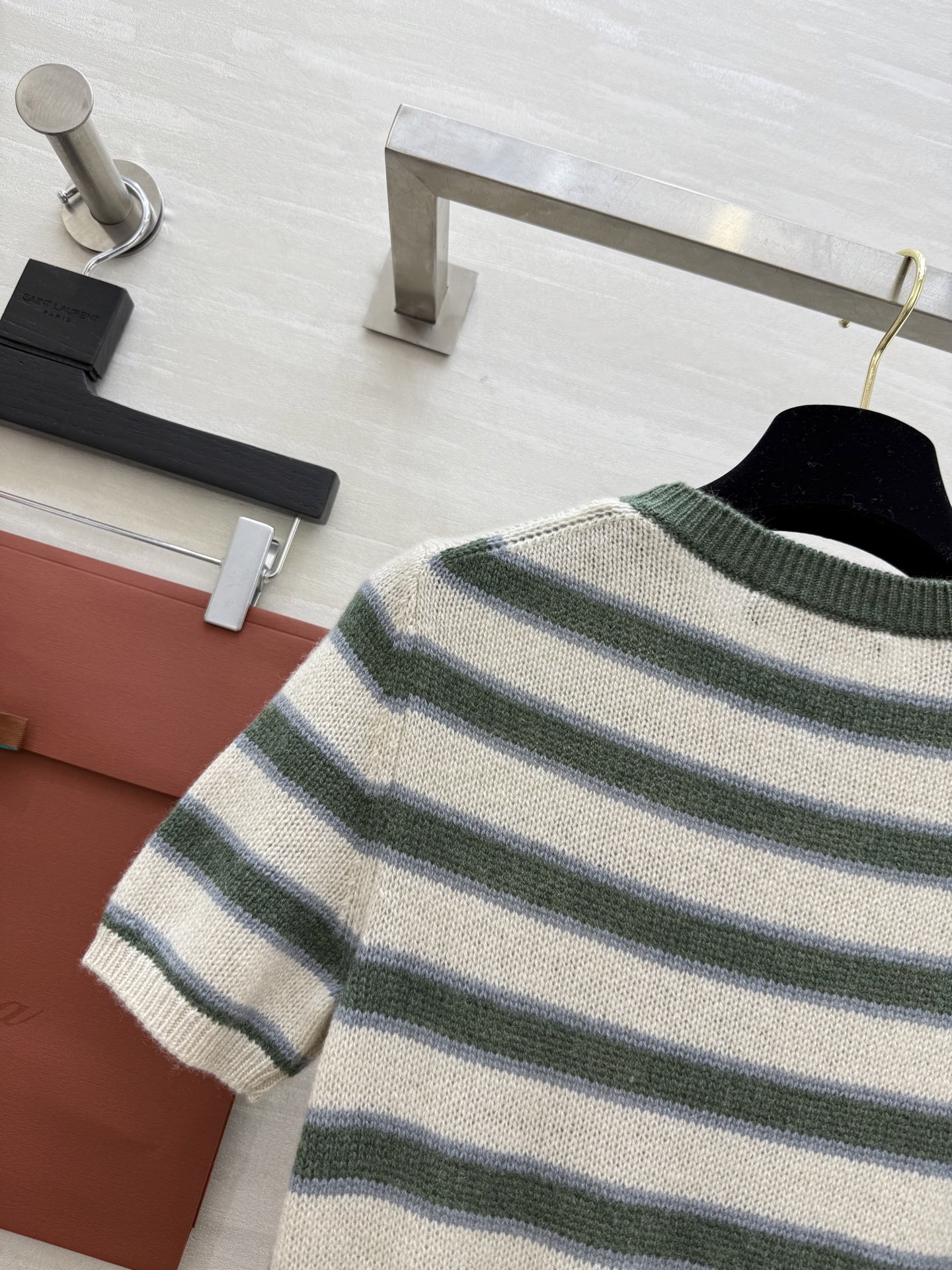 #Loro Piana ²⁵FW 圆领条纹短袖羊绒衫 100%小山羊绒 手感软糯细腻 像把云朵包裹在身上