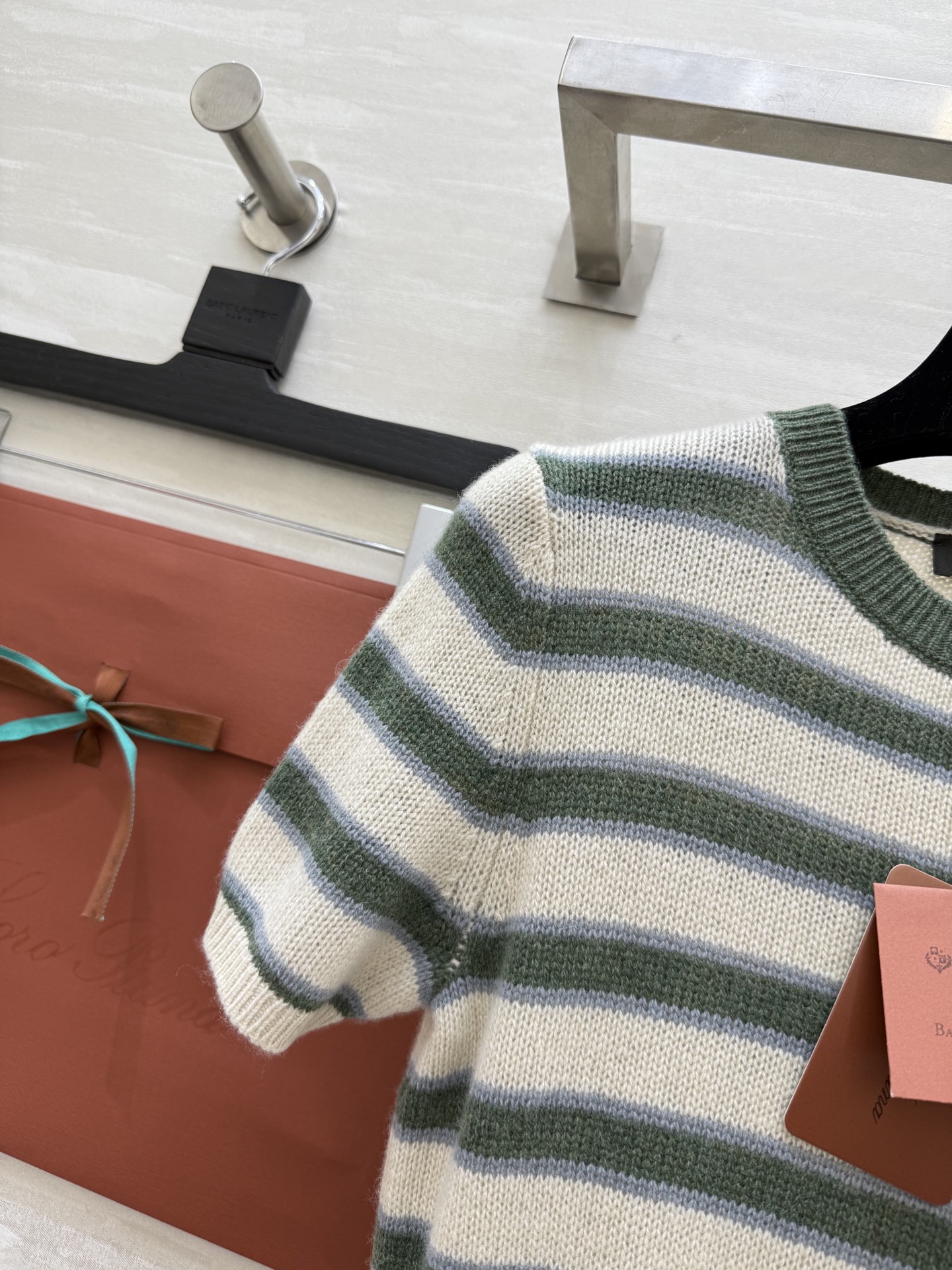 #Loro Piana ²⁵FW 圆领条纹短袖羊绒衫 100%小山羊绒 手感软糯细腻 像把云朵包裹在身上