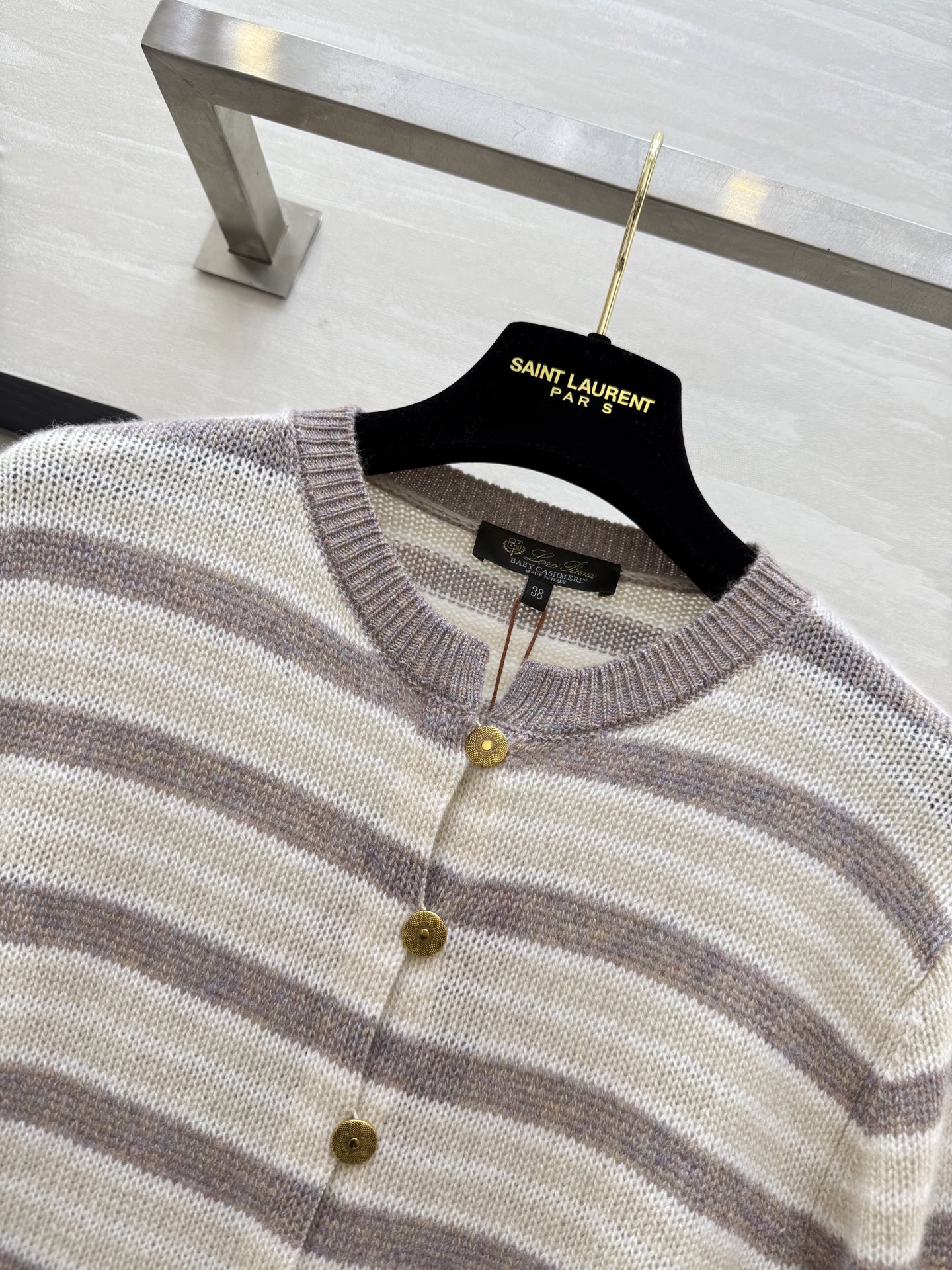 #Loro Piana ²⁵FW Fobello条纹开衫 采用品牌标志性Baby Cashmere 山羊