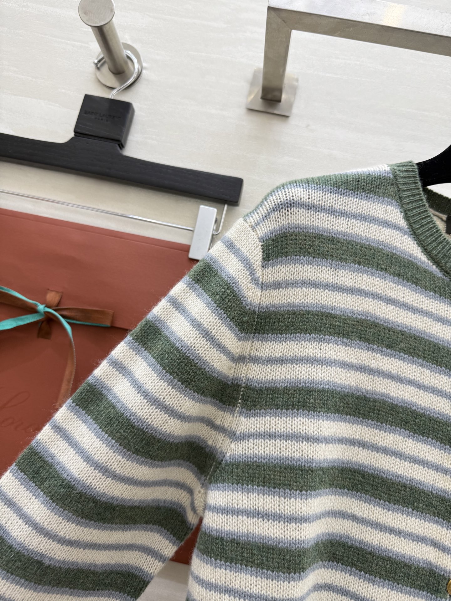 #Loro Piana ²⁵FW Fobello条纹开衫 采用品牌标志性Baby Cashmere 山羊